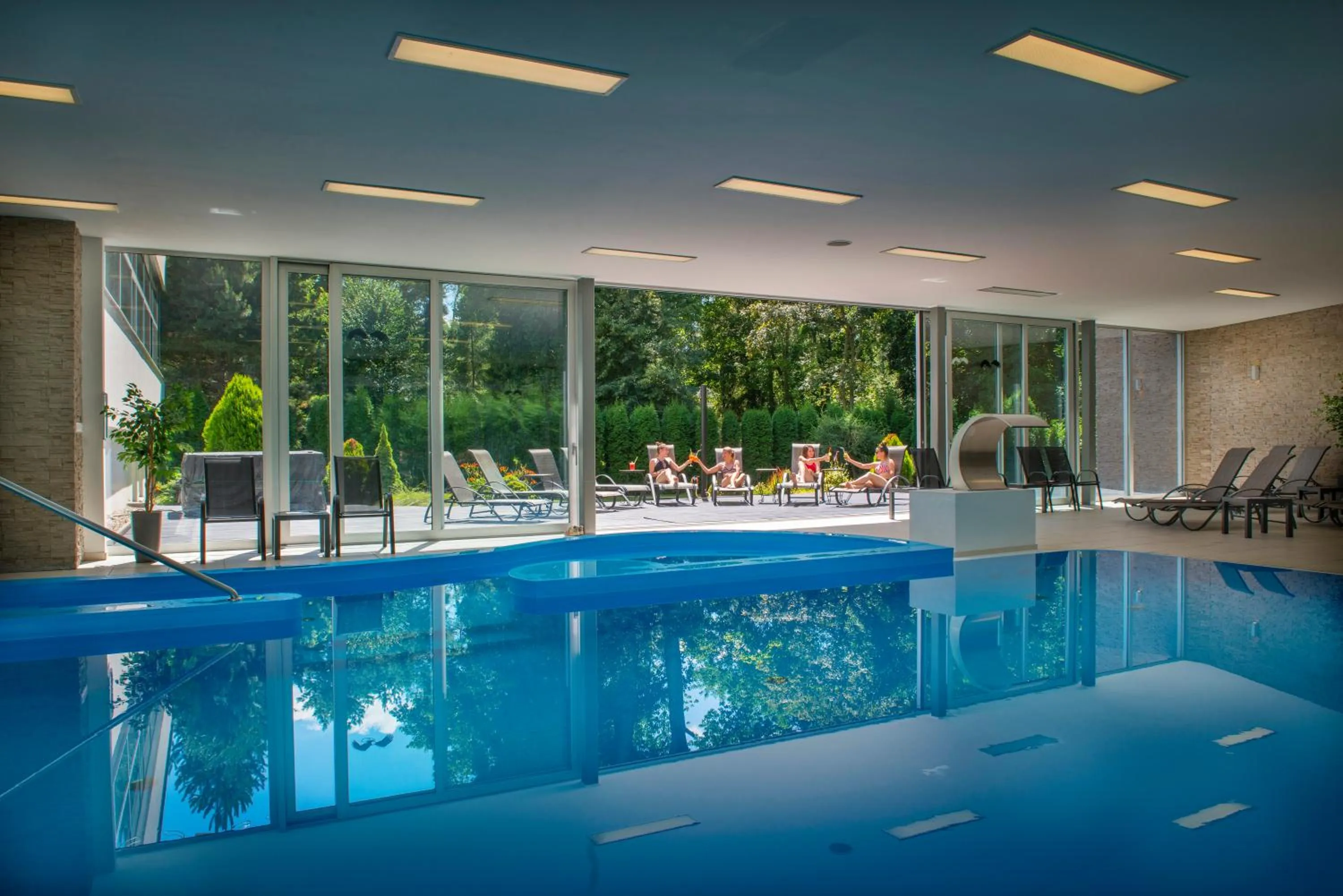 Swimming pool in Hotel Park