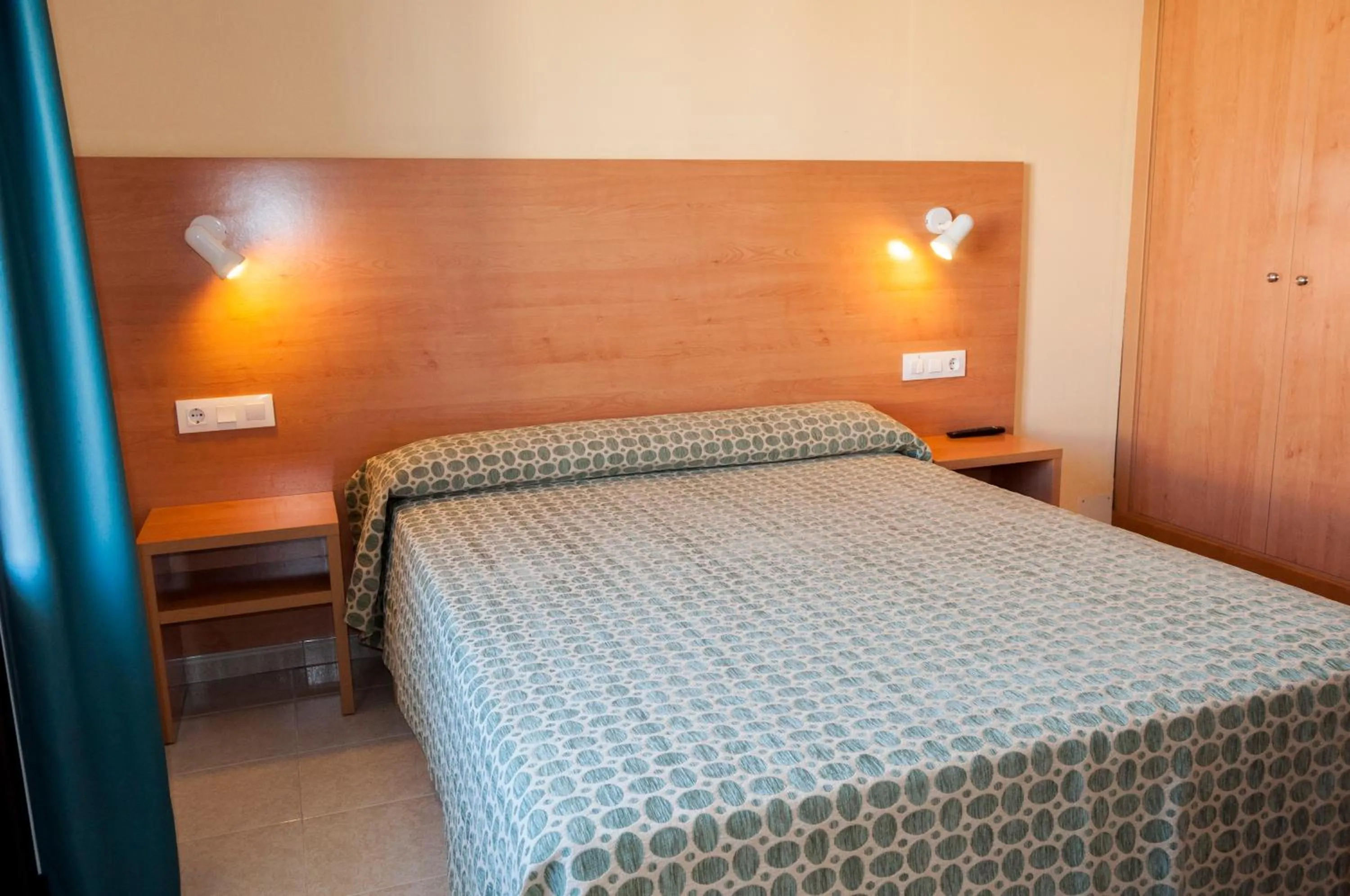 Bedroom, Bed in Hotel Madrid