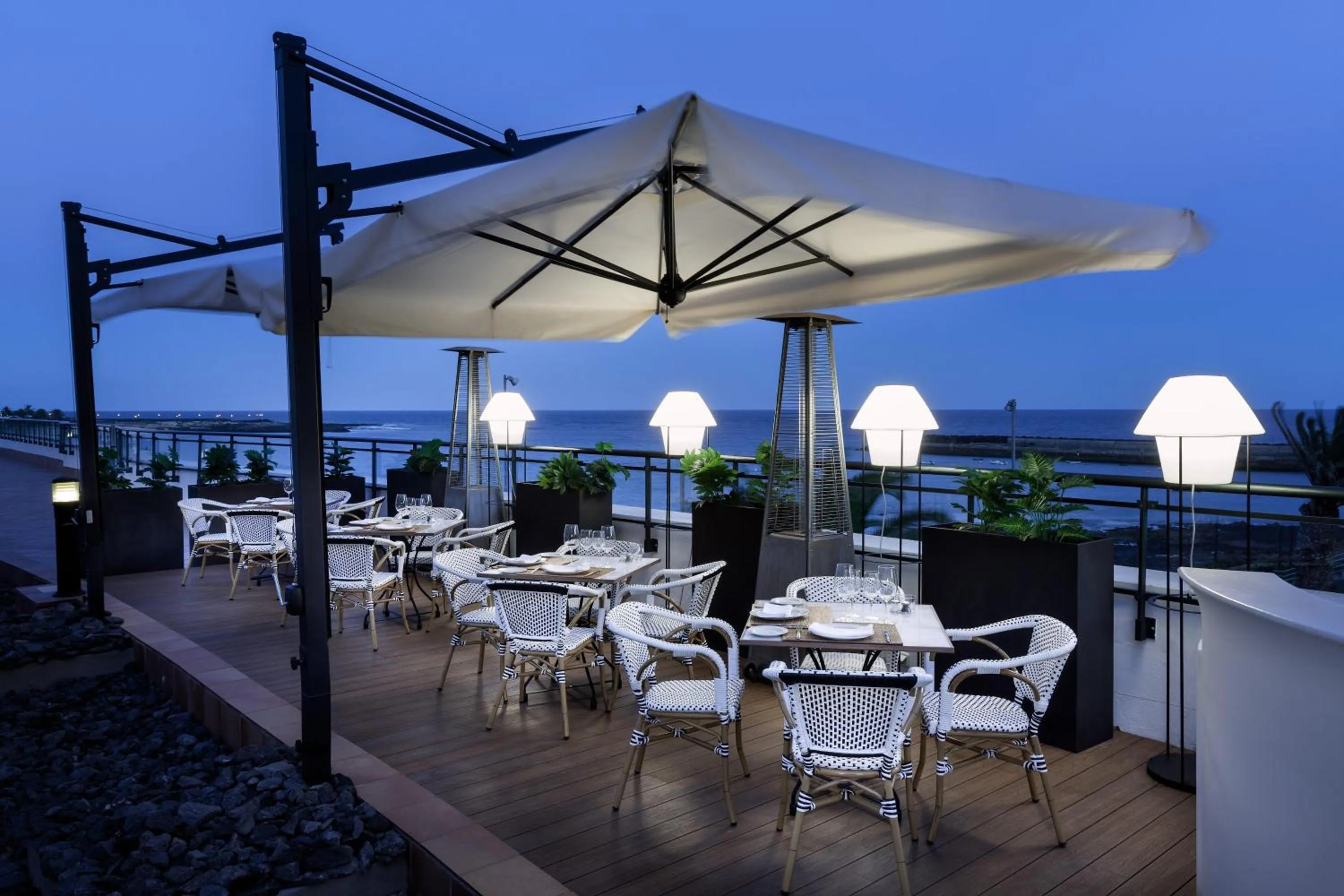 Restaurant/places to eat in THB Lanzarote Beach