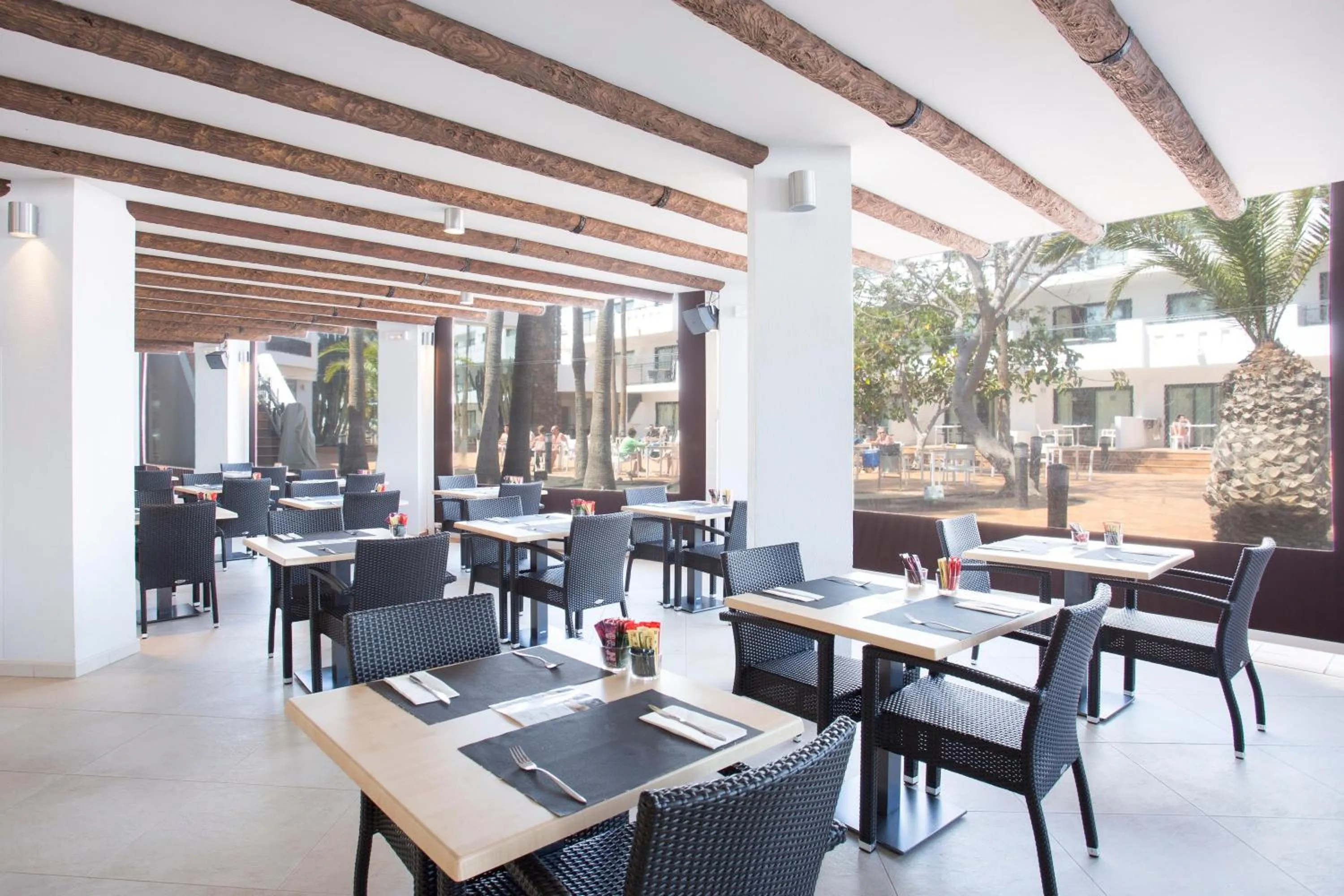 Restaurant/places to eat in THB Lanzarote Beach