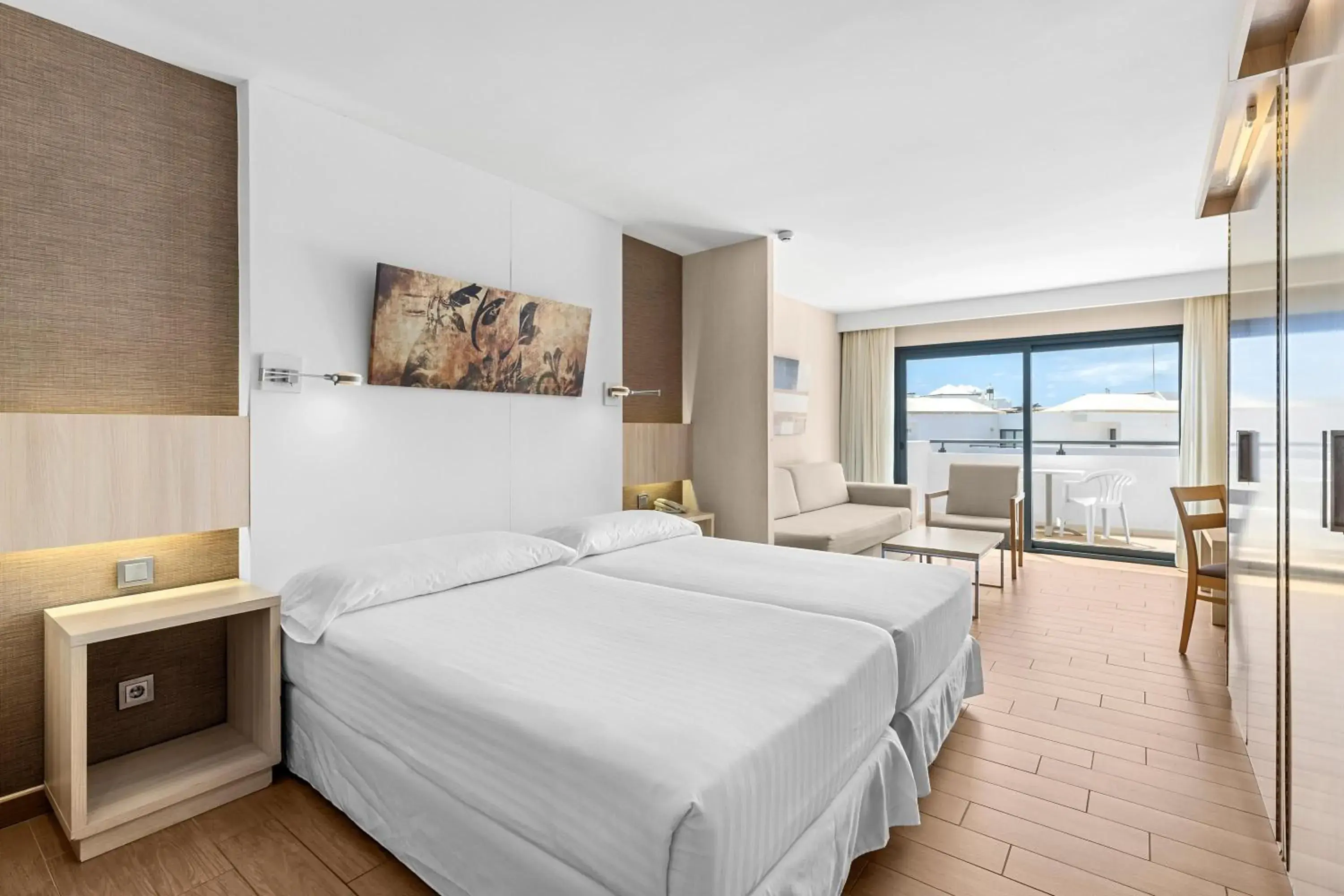 Photo of the whole room, Bed in THB Lanzarote Beach Photo of the whole room, Bed in THB Lanzarote Beach