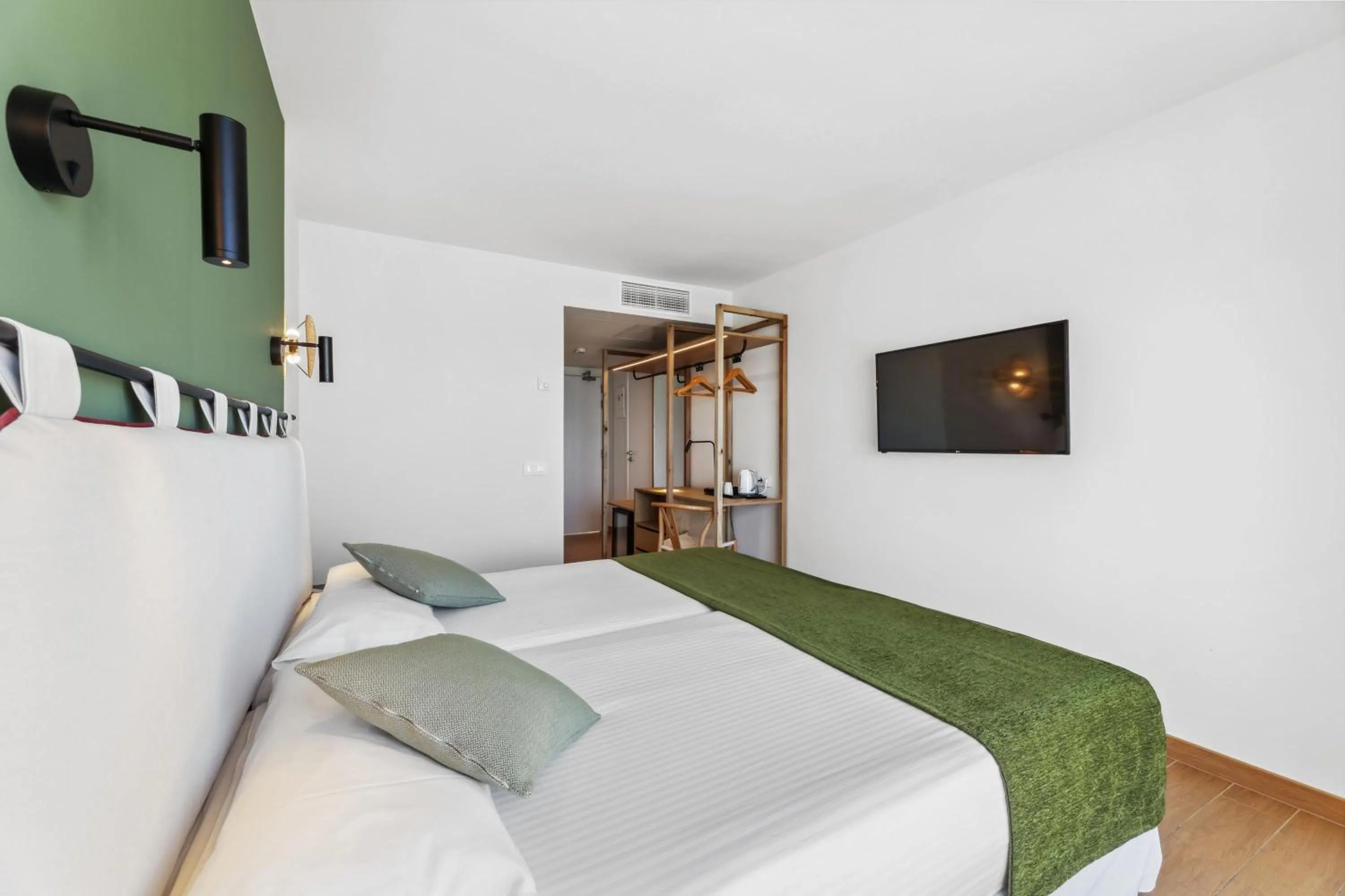 Photo of the whole room, Bed in THB Lanzarote Beach