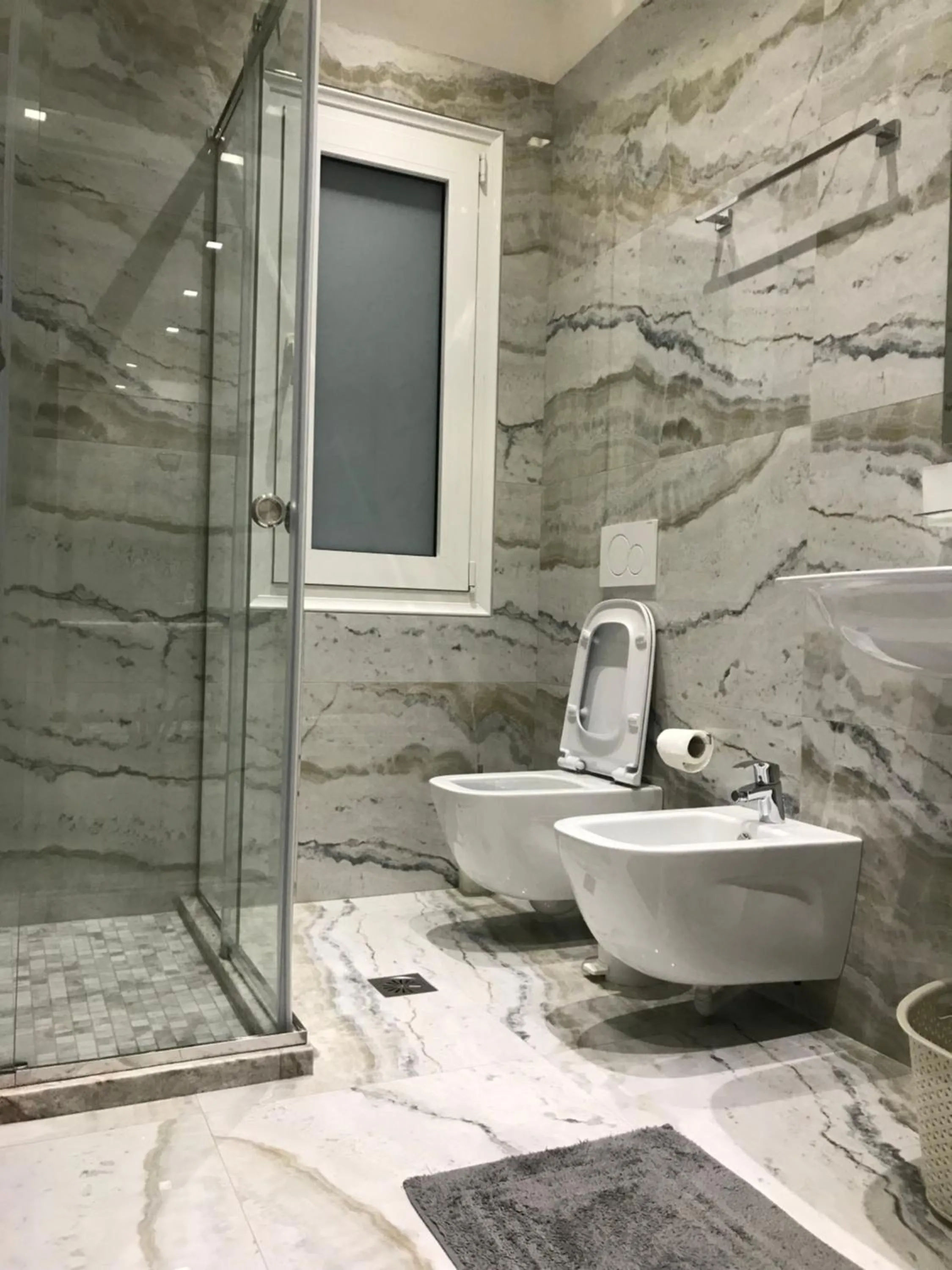 Bathroom in Brilant Apartament