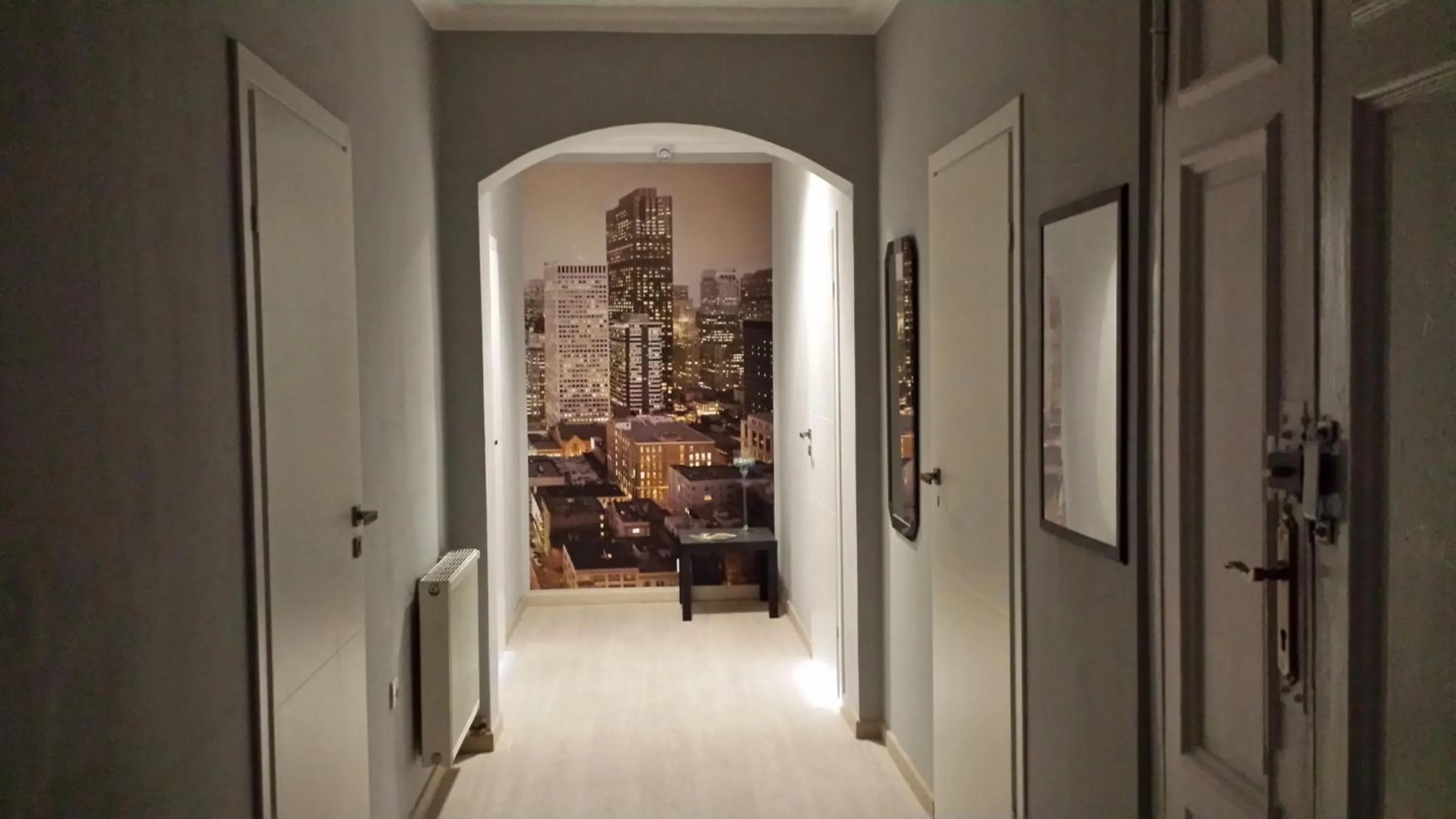 Decorative detail in Glam House Apartments