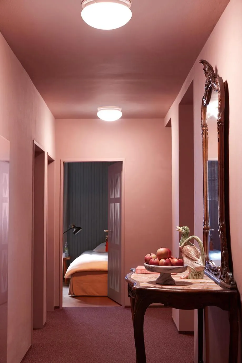 hair dresser, Bed in Hotel De Londres