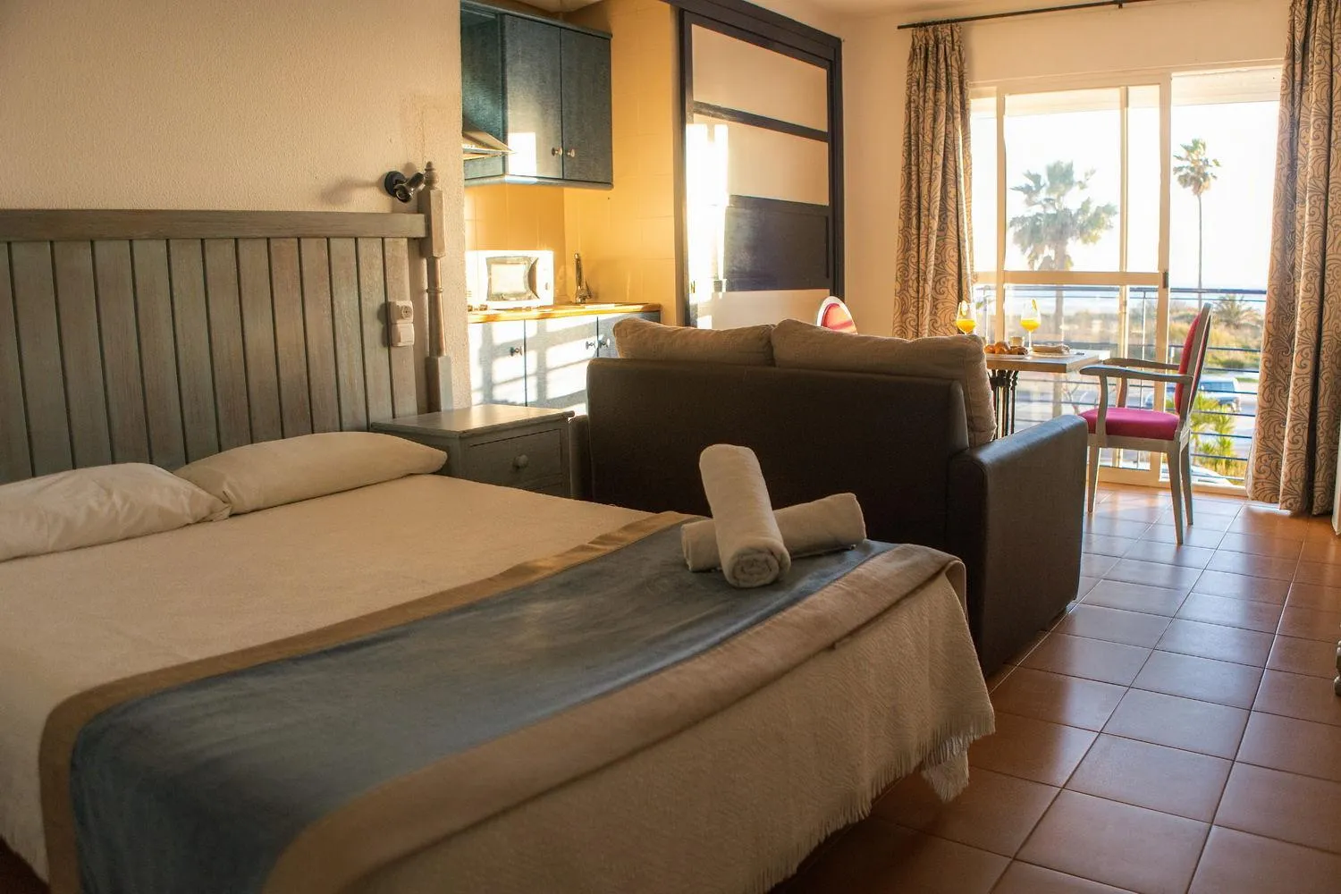 Bed in Hotel Playa Conil - Beachfront Studios & Suites