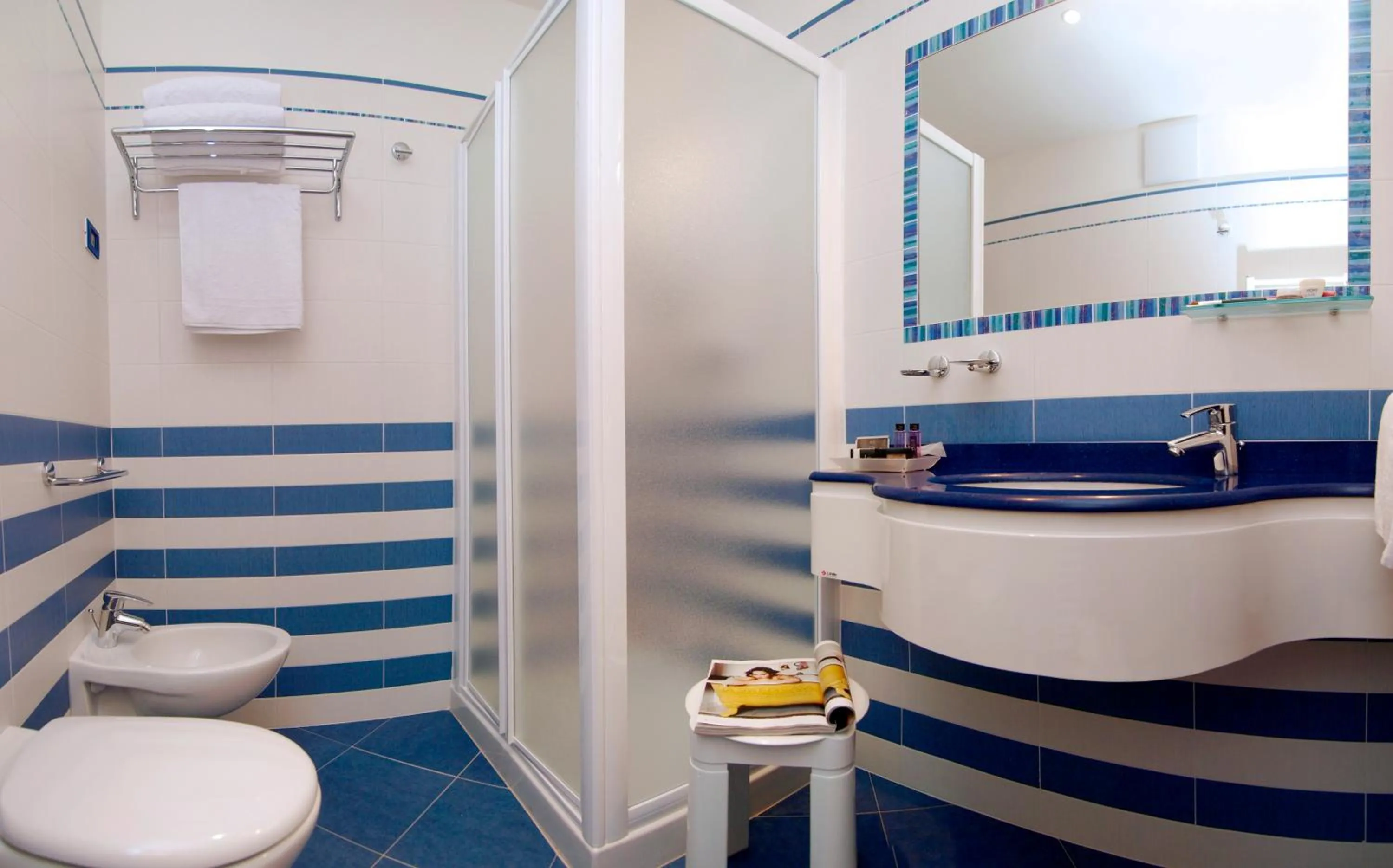 Toilet in Hotel Garnì Corallo