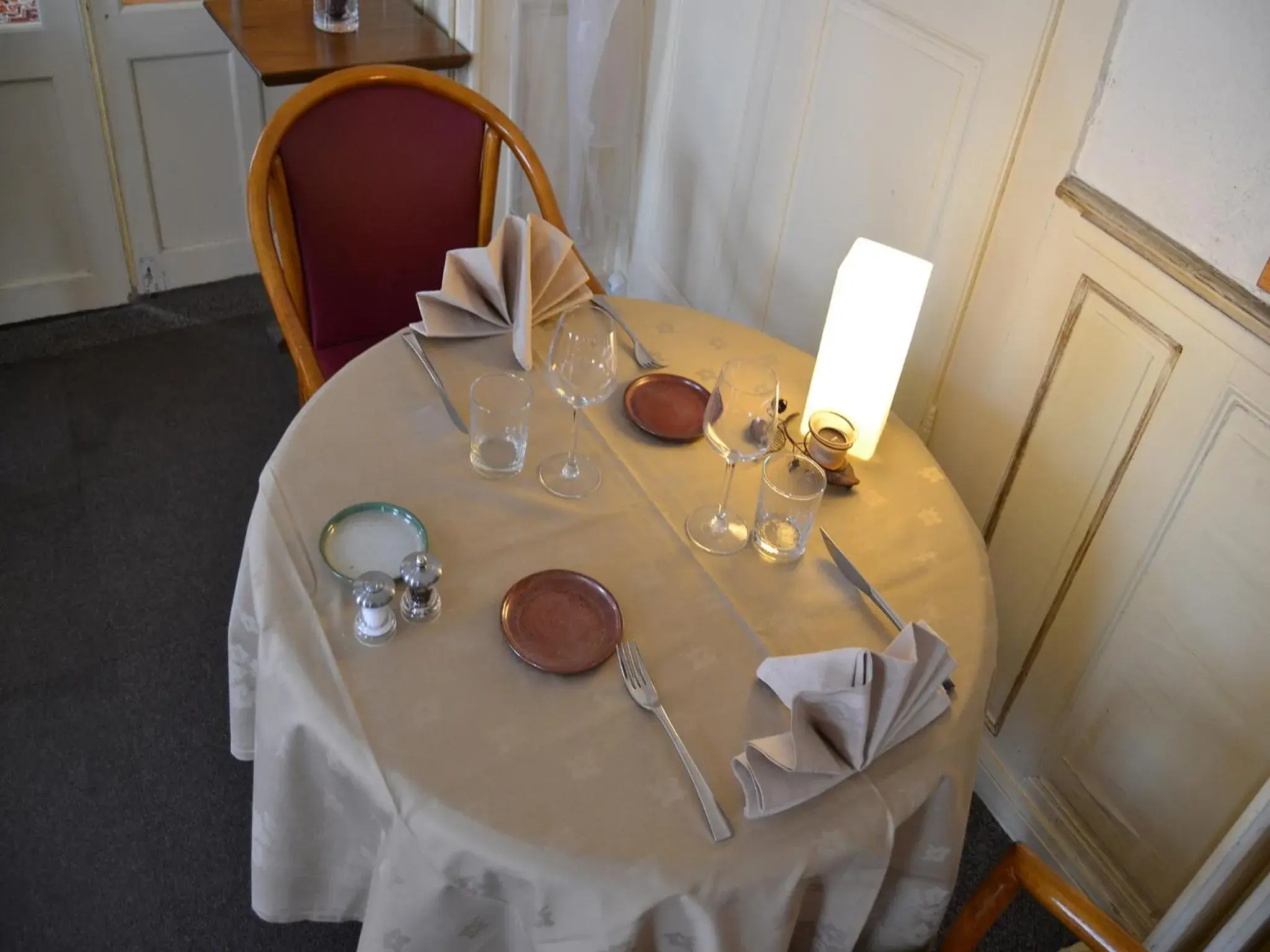 Restaurant/places to eat in Hostellerie De La Poste Restaurant/places to eat in Hostellerie De La Poste