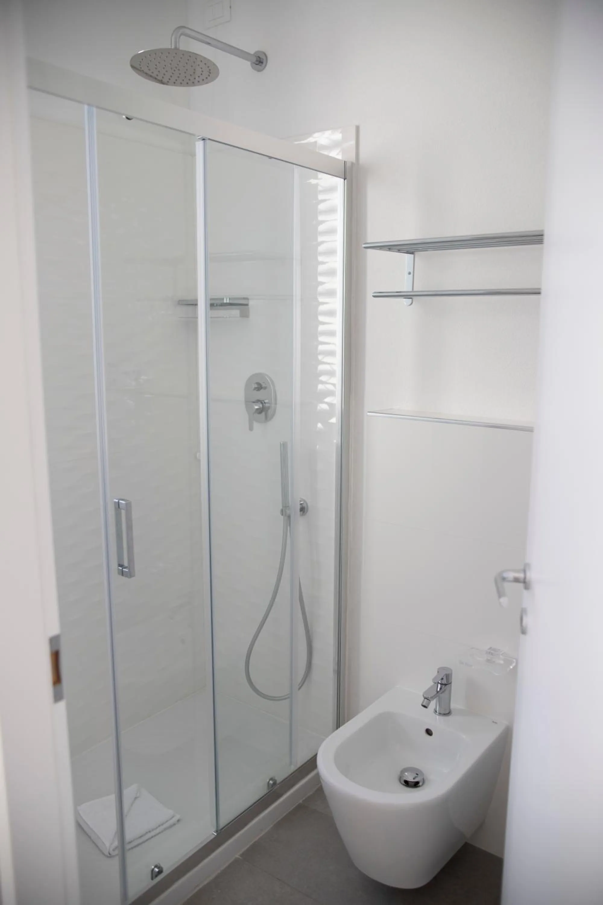 Bathroom in Hotel Ligure