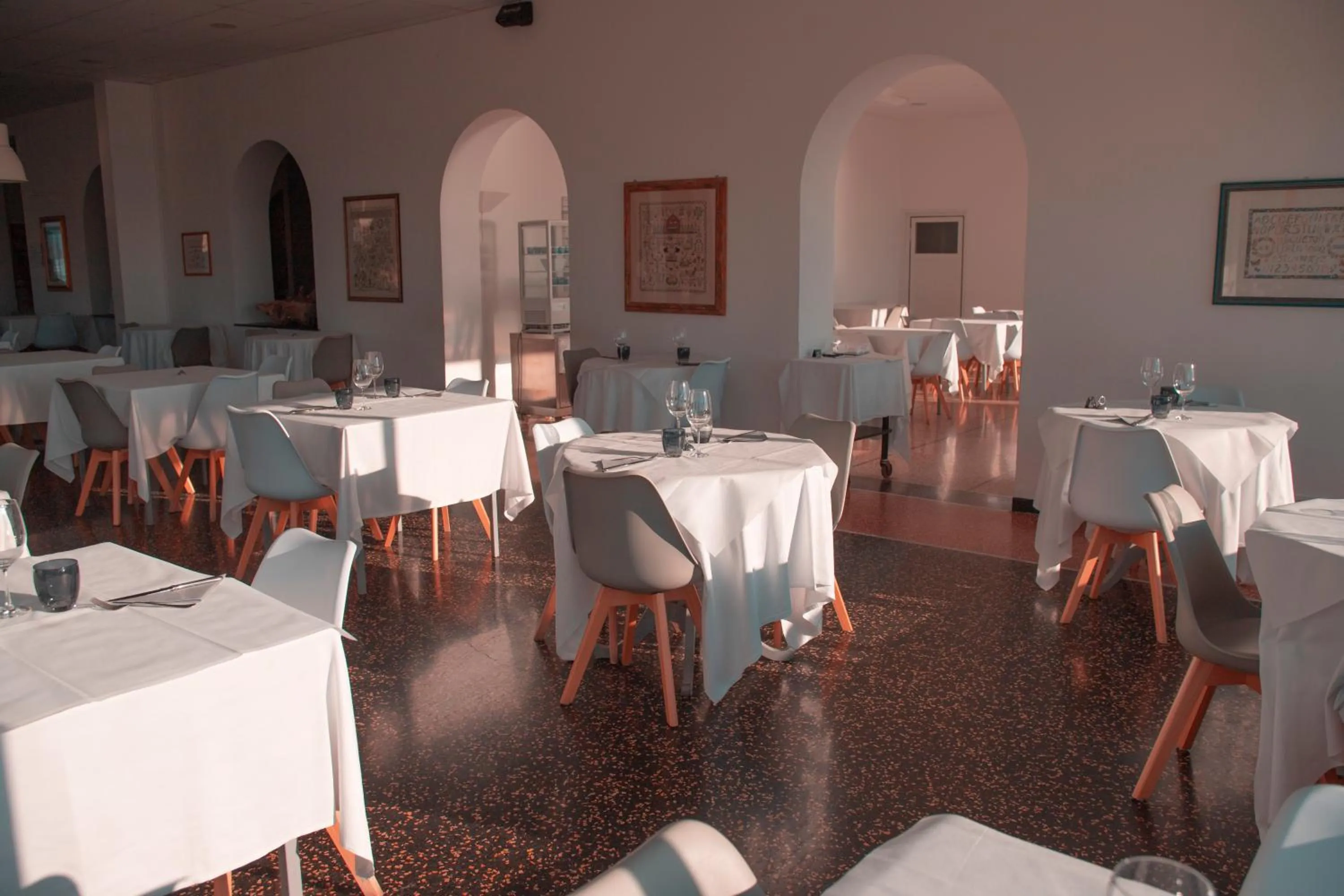 Restaurant/places to eat in Hotel Ligure