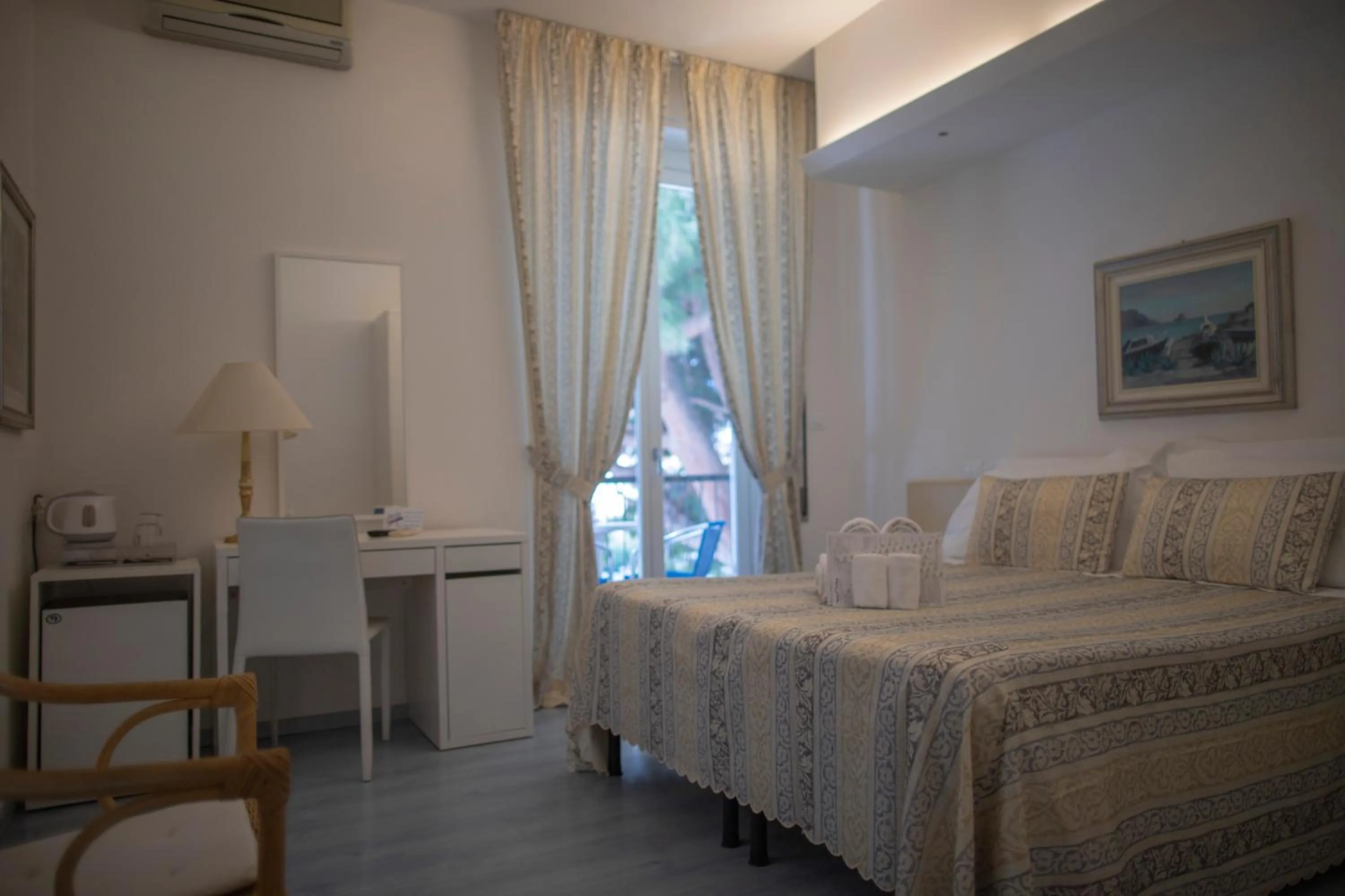 Photo of the whole room in Hotel Ligure