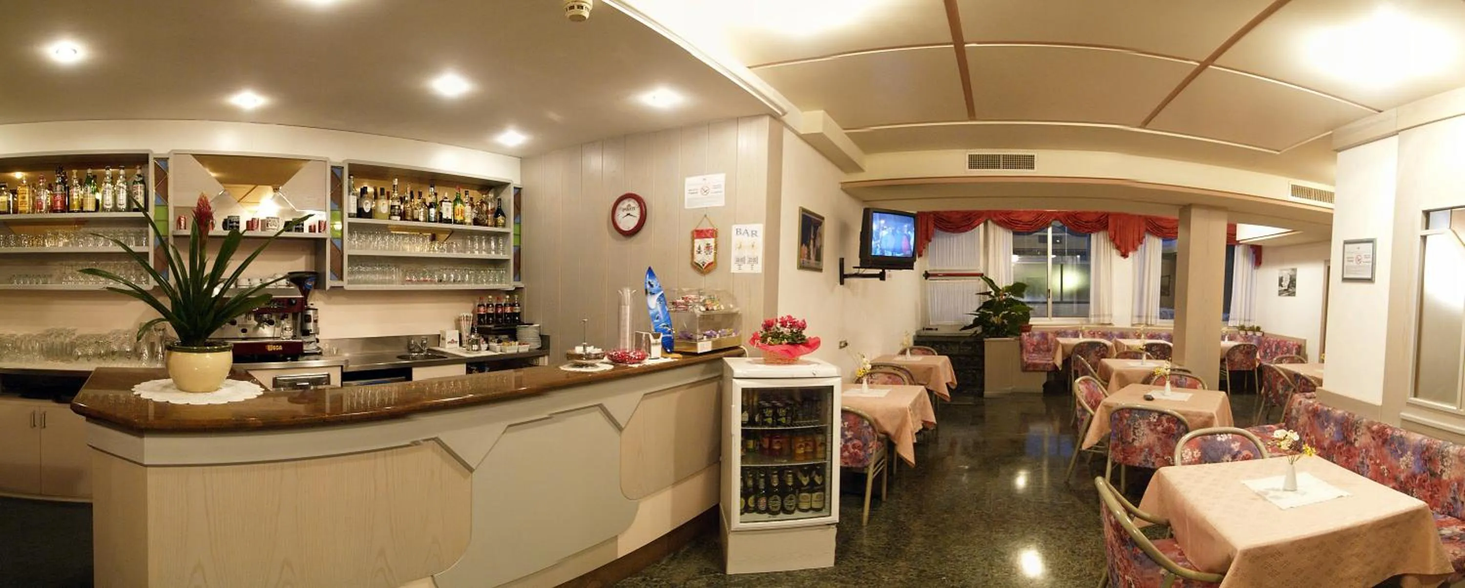 Restaurant/places to eat in Hotel Miorelli