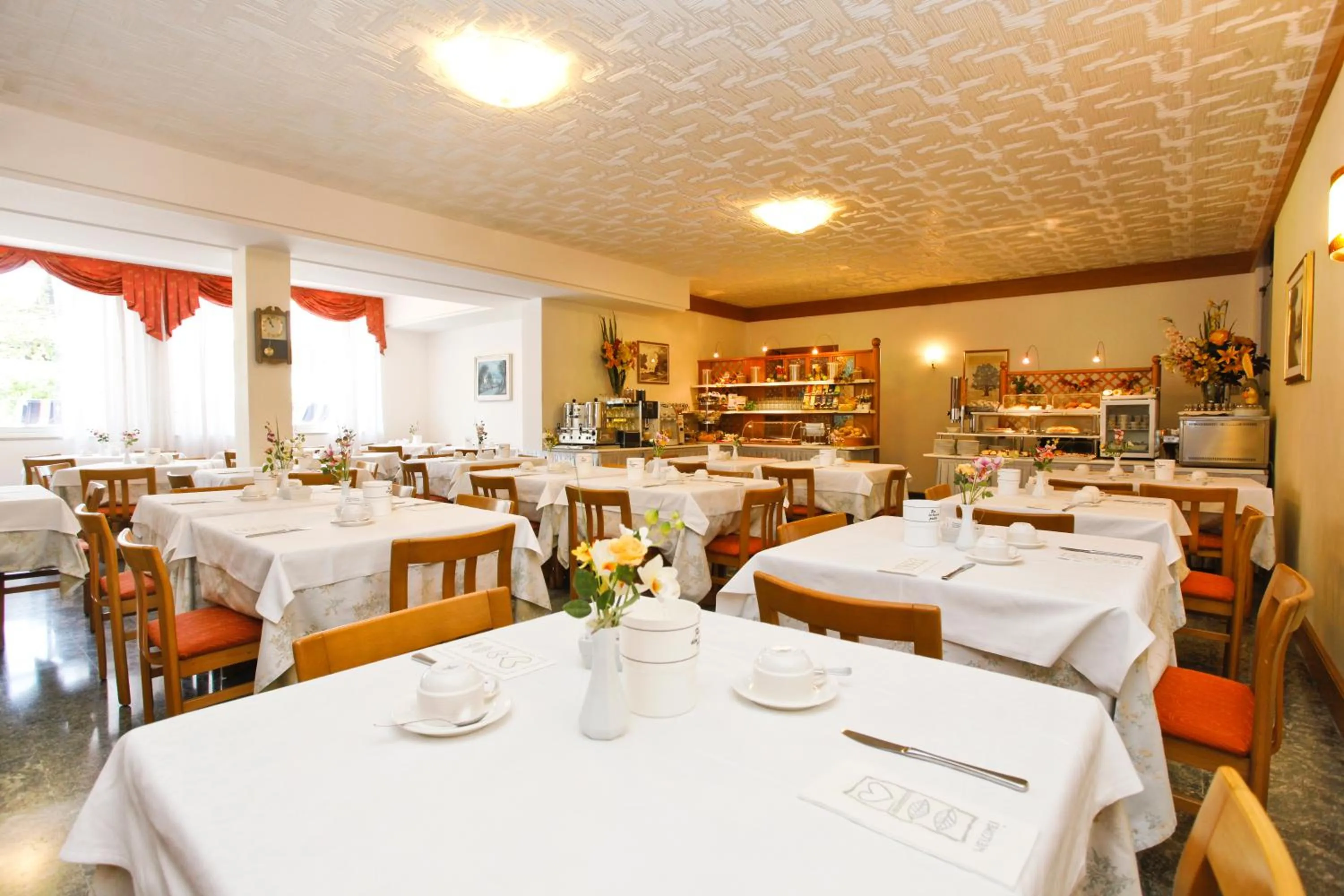 Restaurant/places to eat in Hotel Miorelli