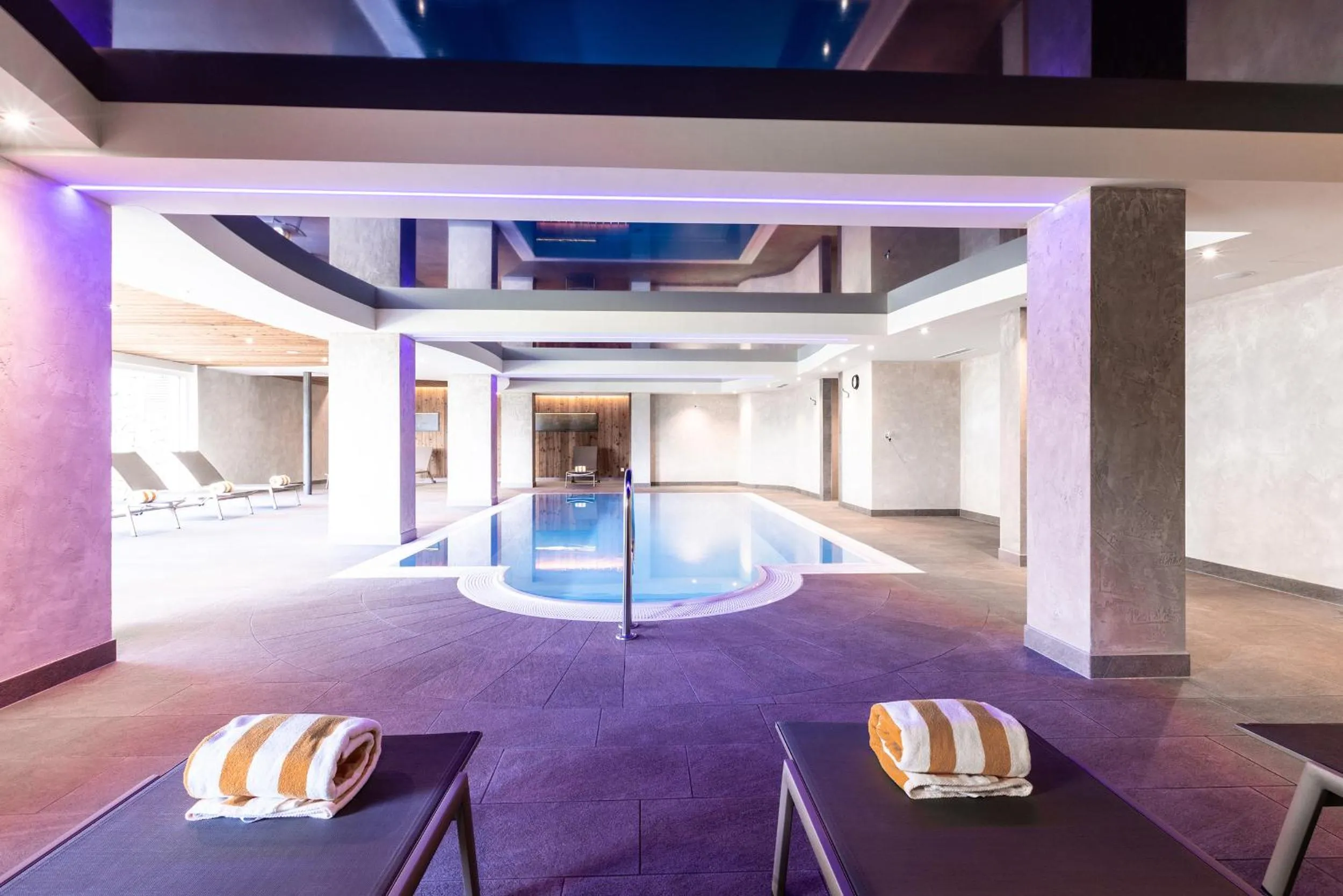 Swimming pool in Hotel Zum Löwen - Al Leone