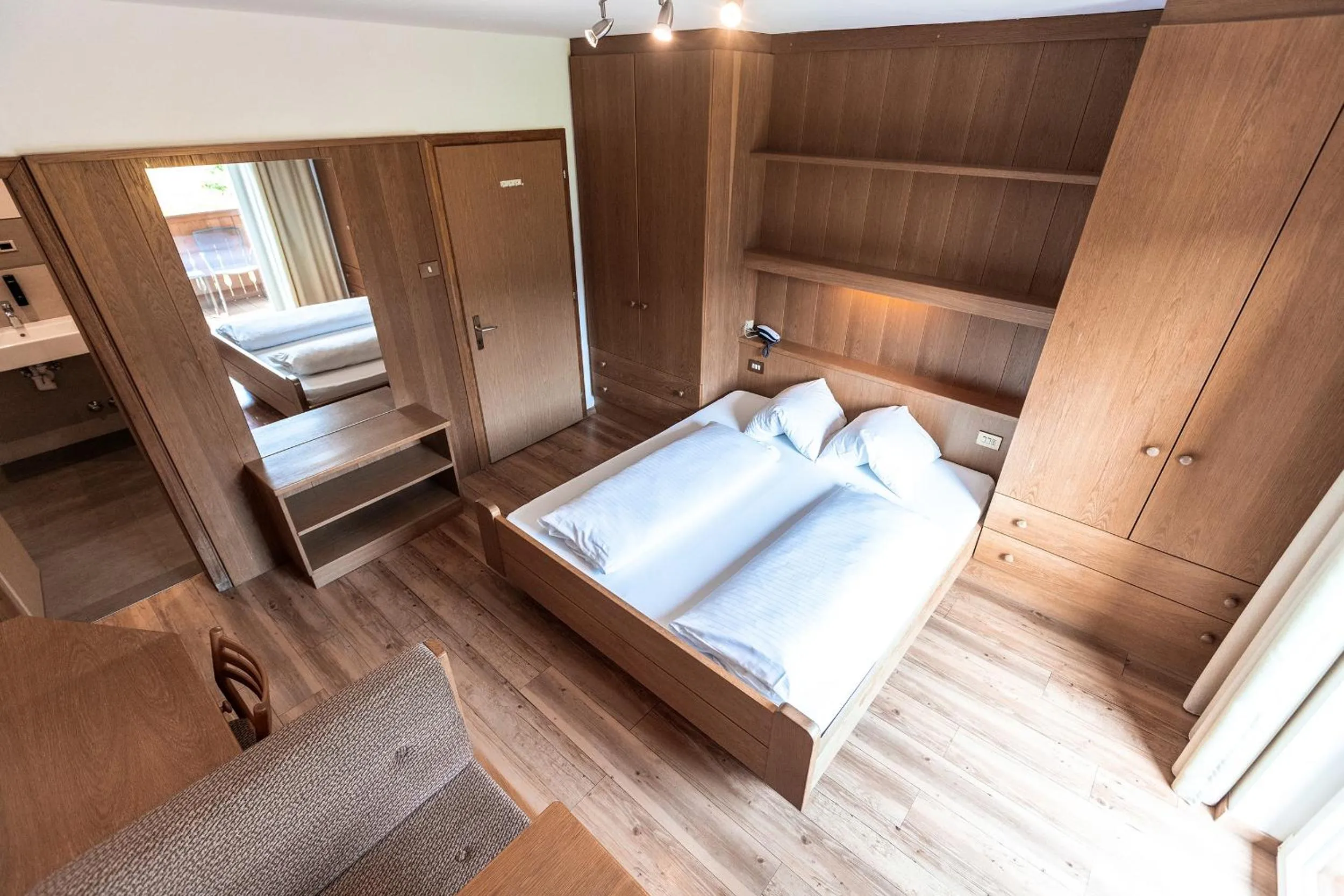 Photo of the whole room, Bed in Hotel Zum Löwen - Al Leone