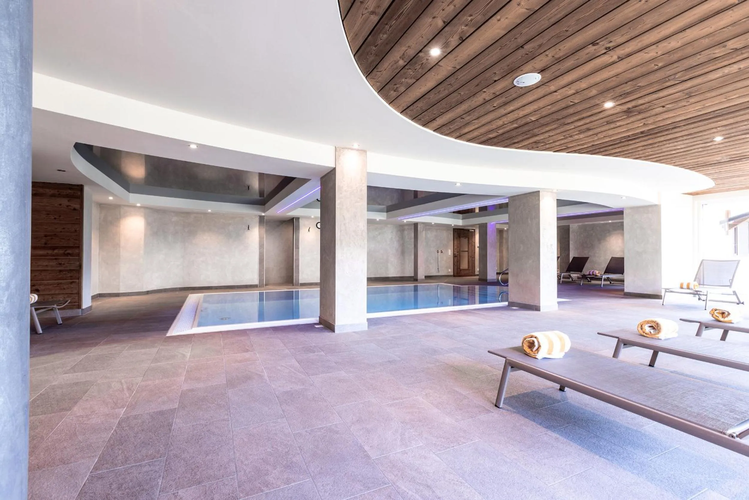 Swimming pool in Hotel Zum Löwen - Al Leone