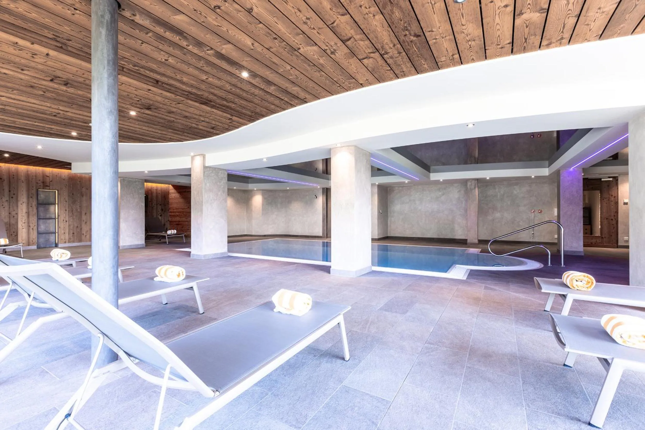 Swimming pool in Hotel Zum Löwen - Al Leone