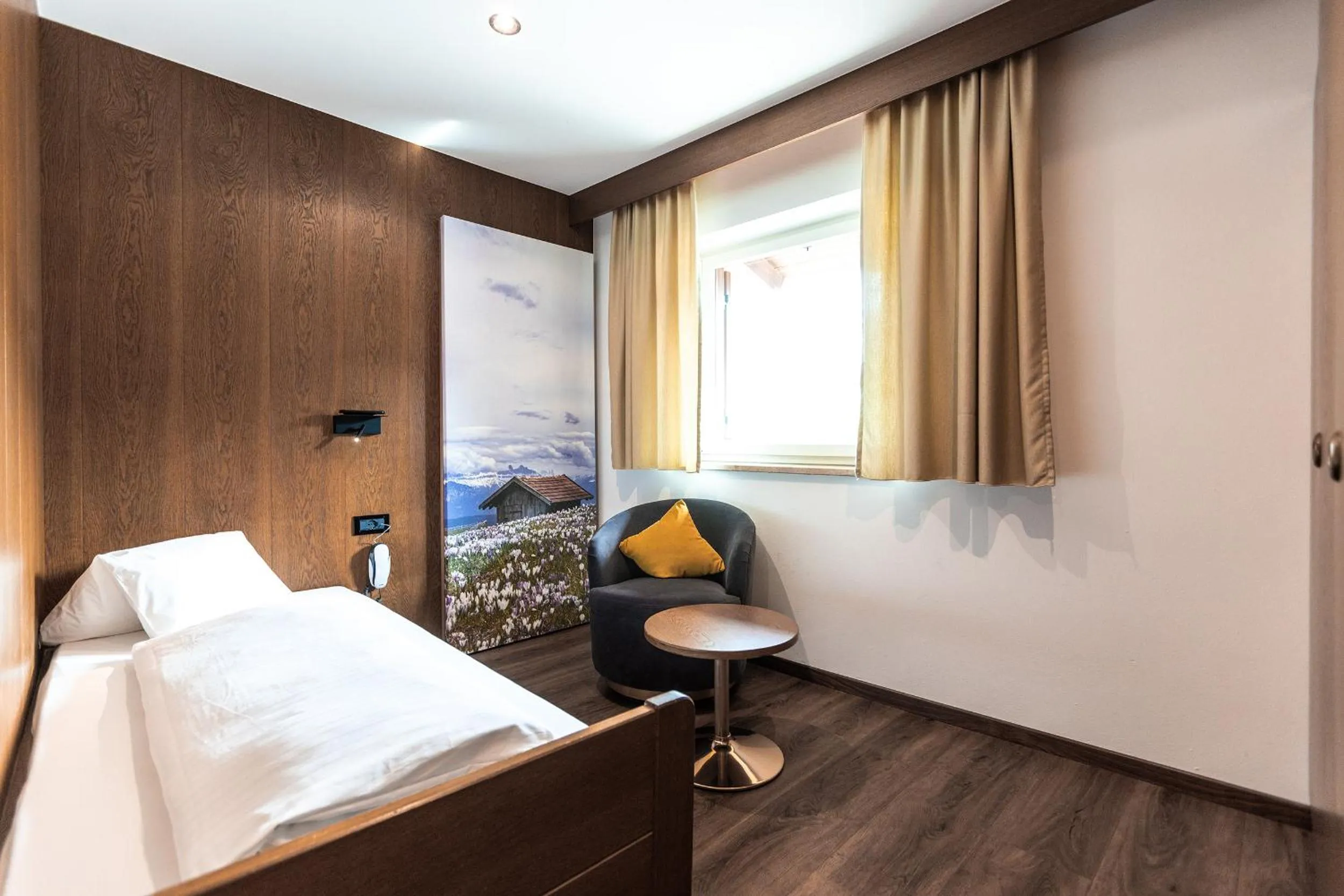 Bedroom, Bed in Hotel Zum Löwen - Al Leone