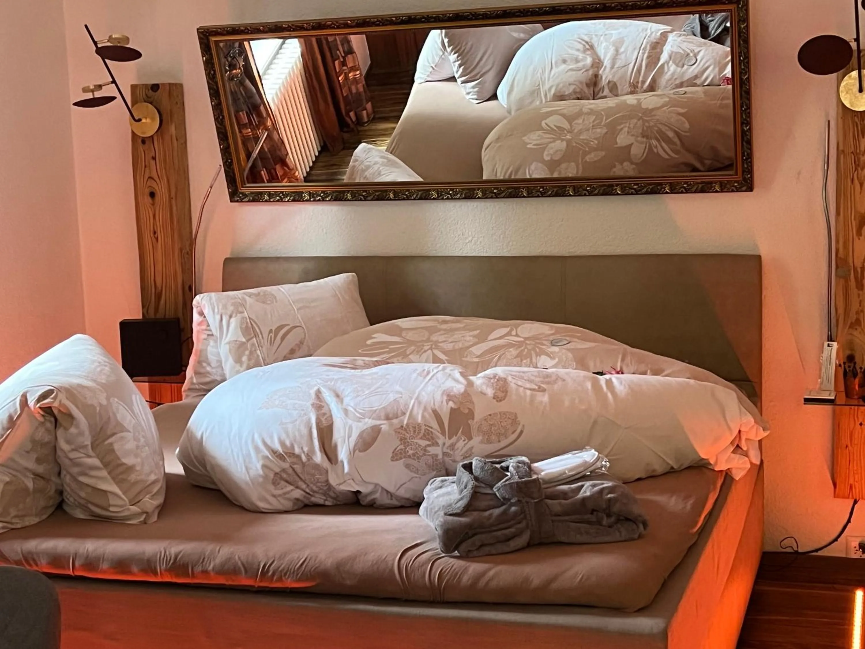 Bed in Hotel Krone Sihlbrugg