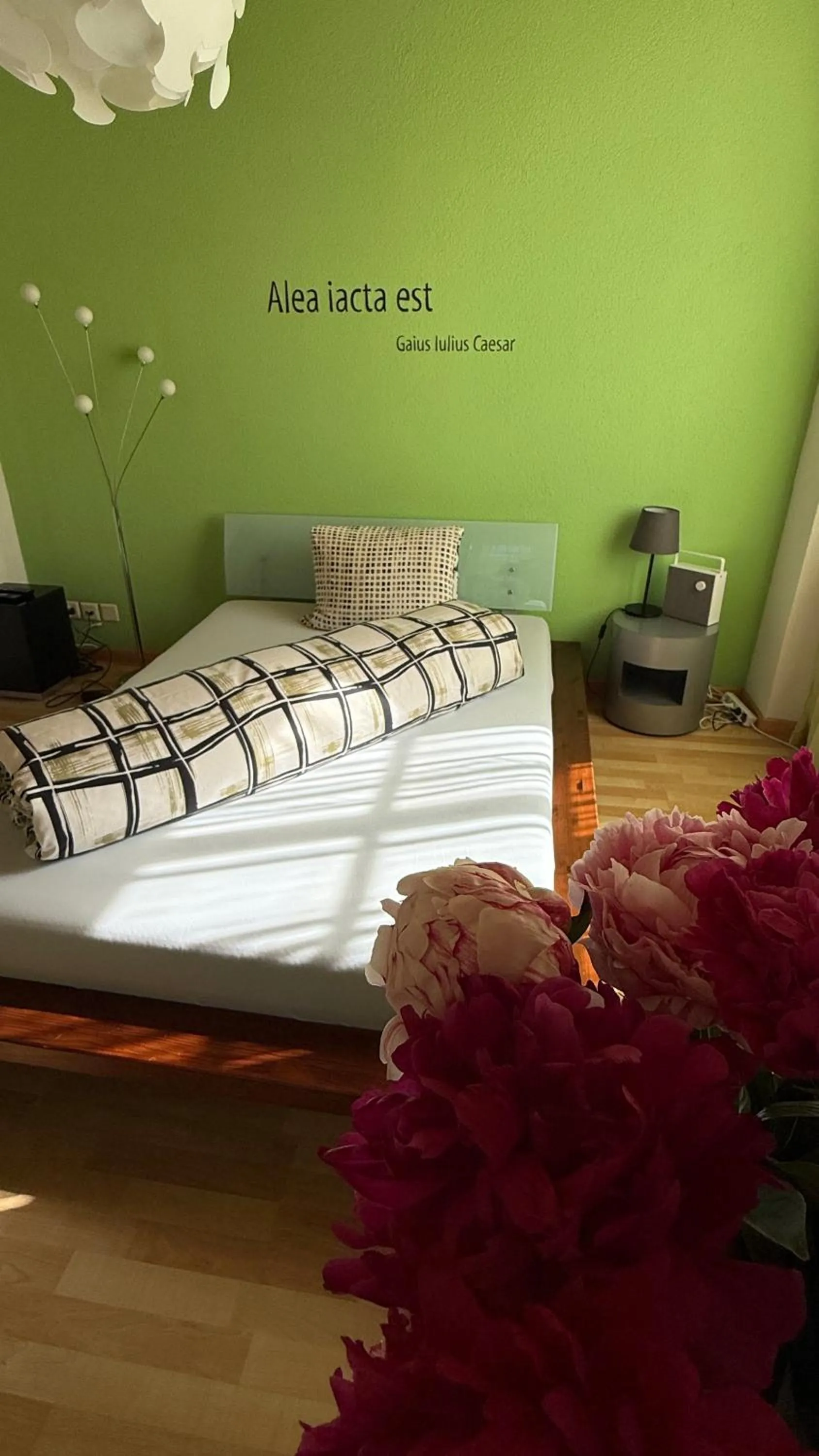 Bed in Hotel Krone Sihlbrugg