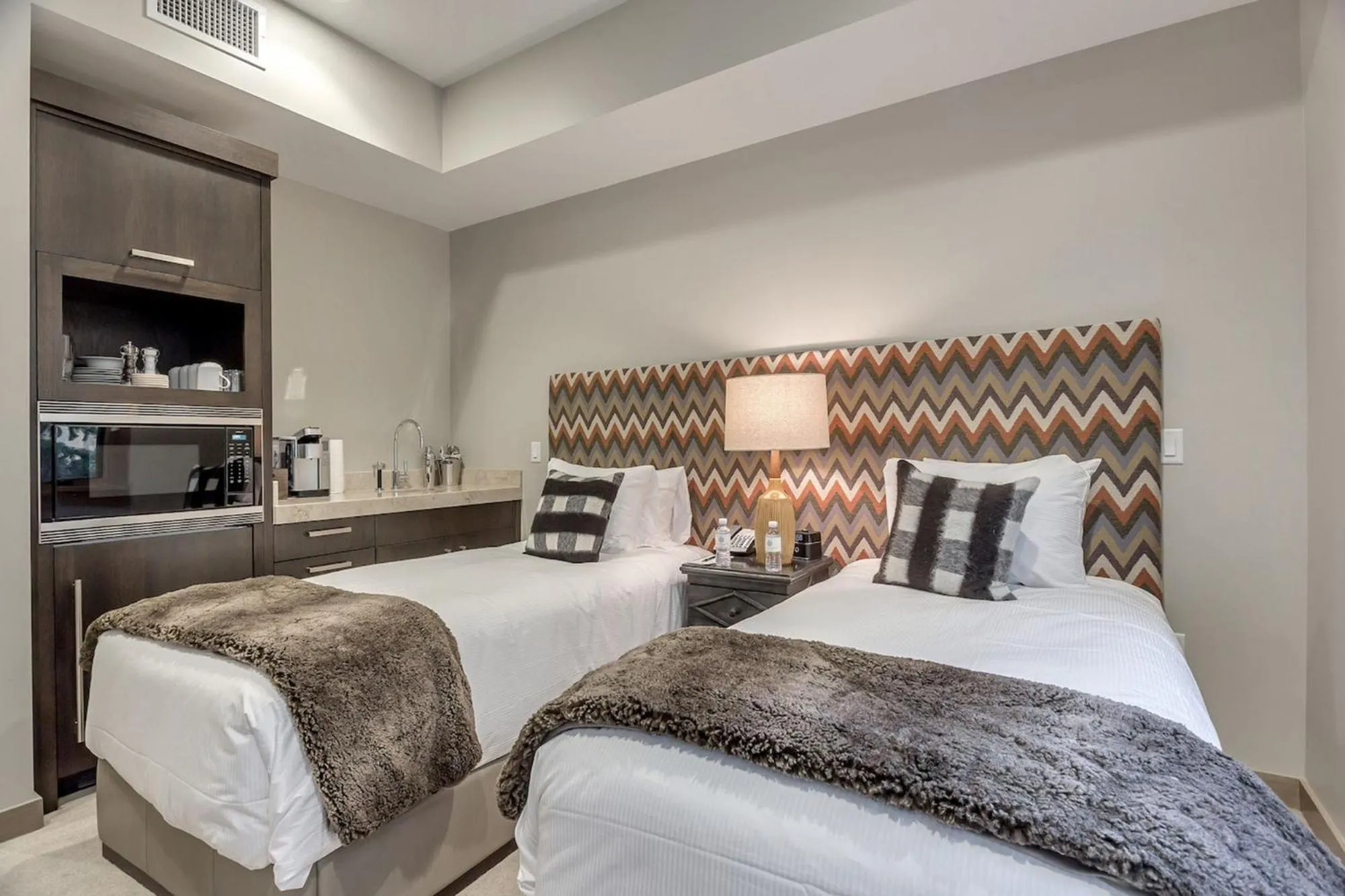 Bedroom, Bed in Stein Eriksen Residences