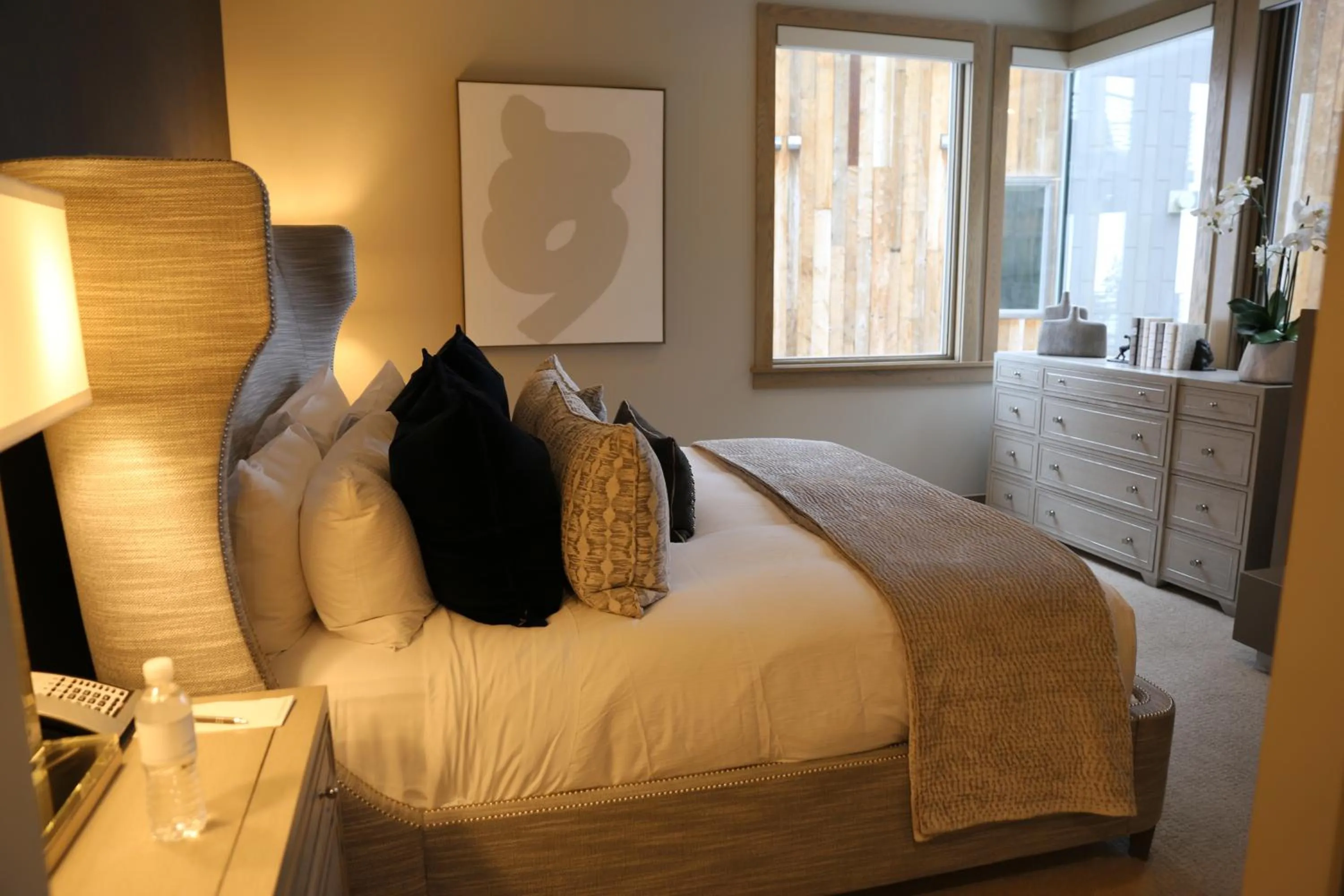 Bedroom, Bed in Stein Eriksen Residences