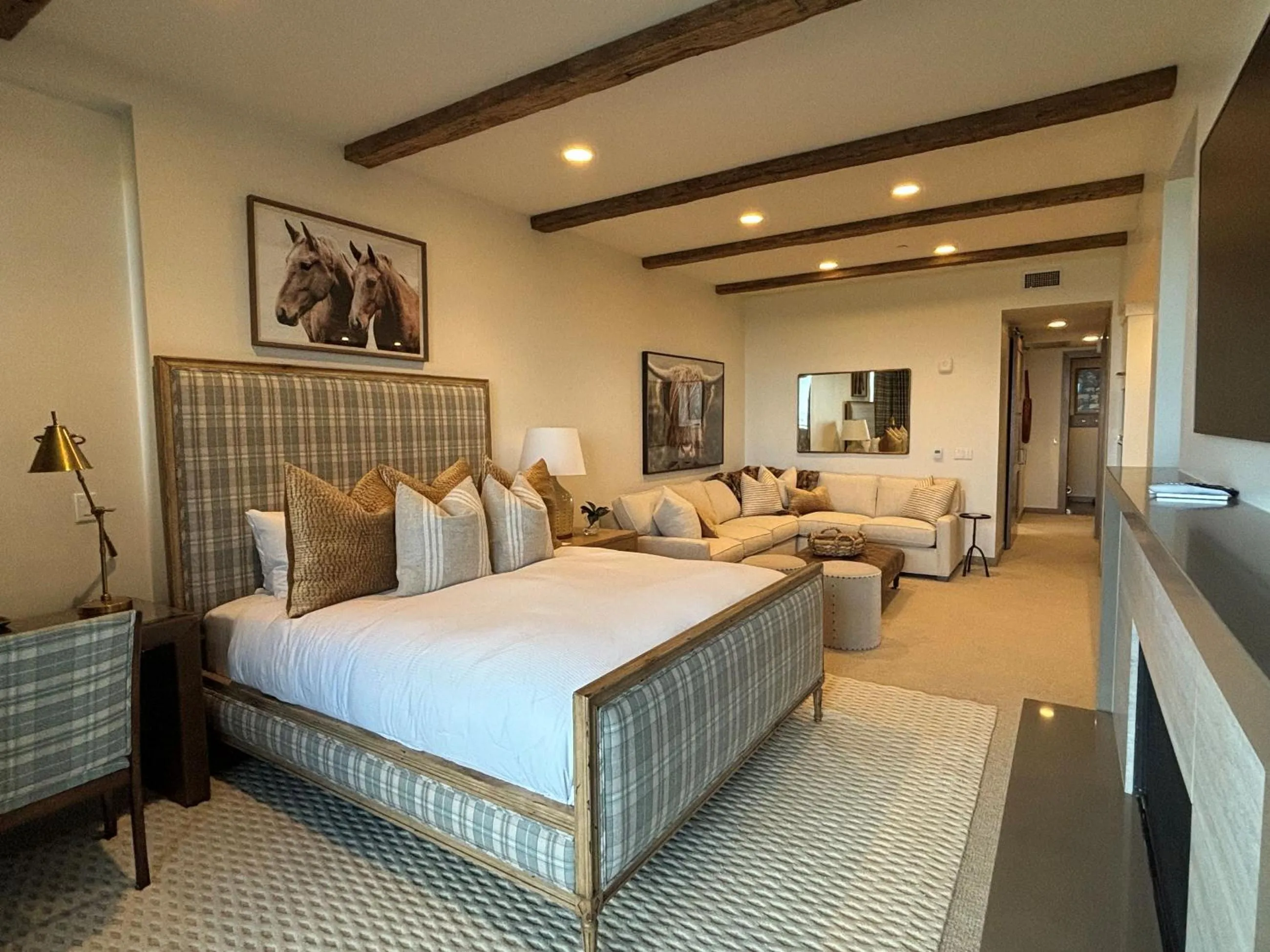 Bedroom, Bed in Stein Eriksen Residences