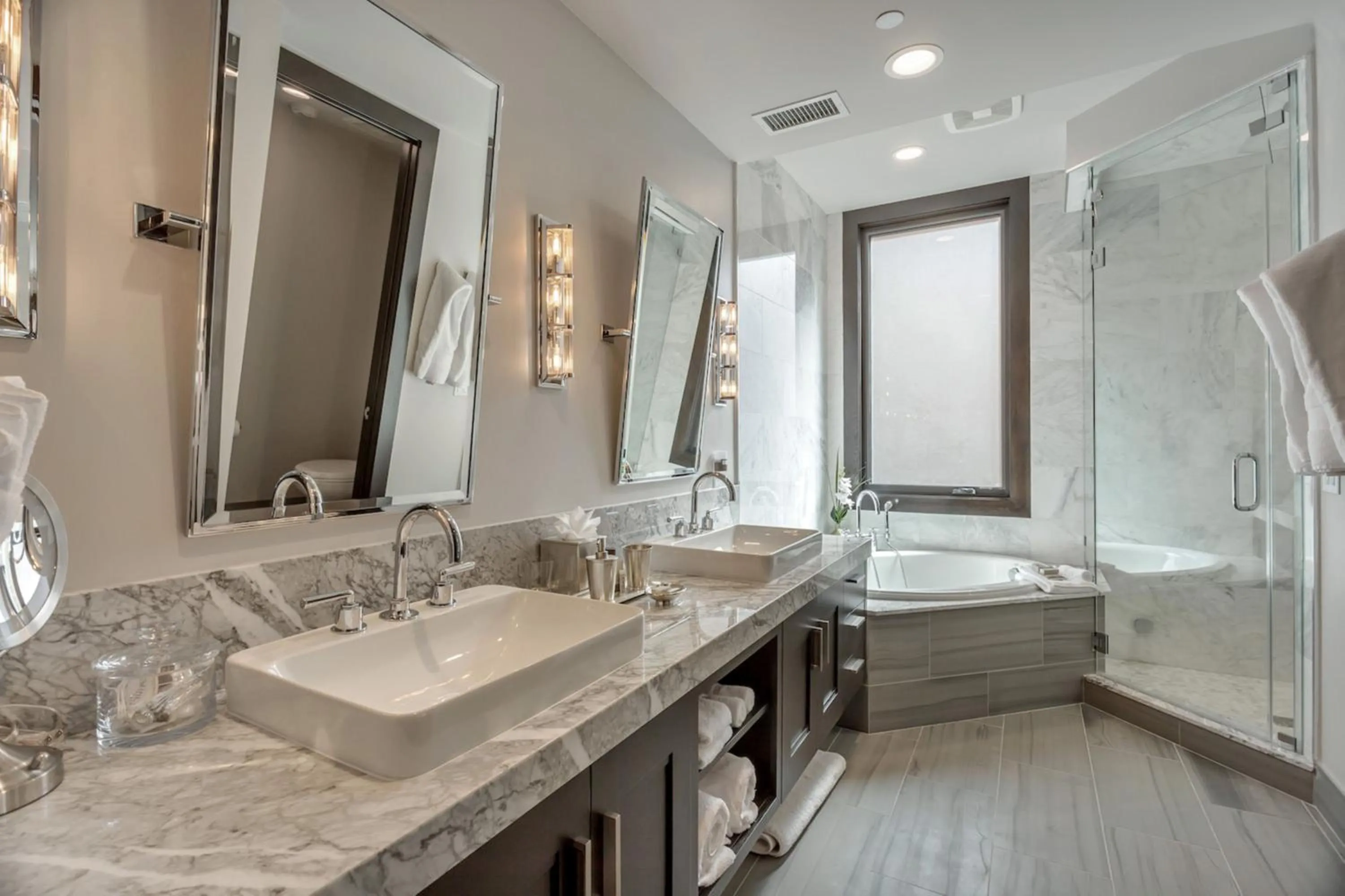 Bathroom in Stein Eriksen Residences