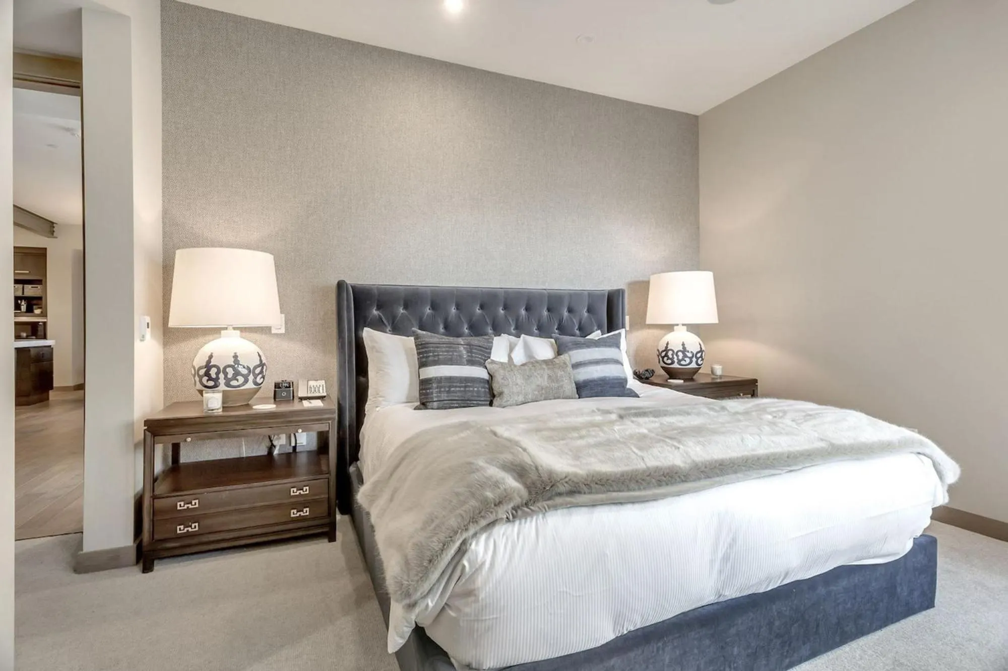 Bedroom, Bed in Stein Eriksen Residences