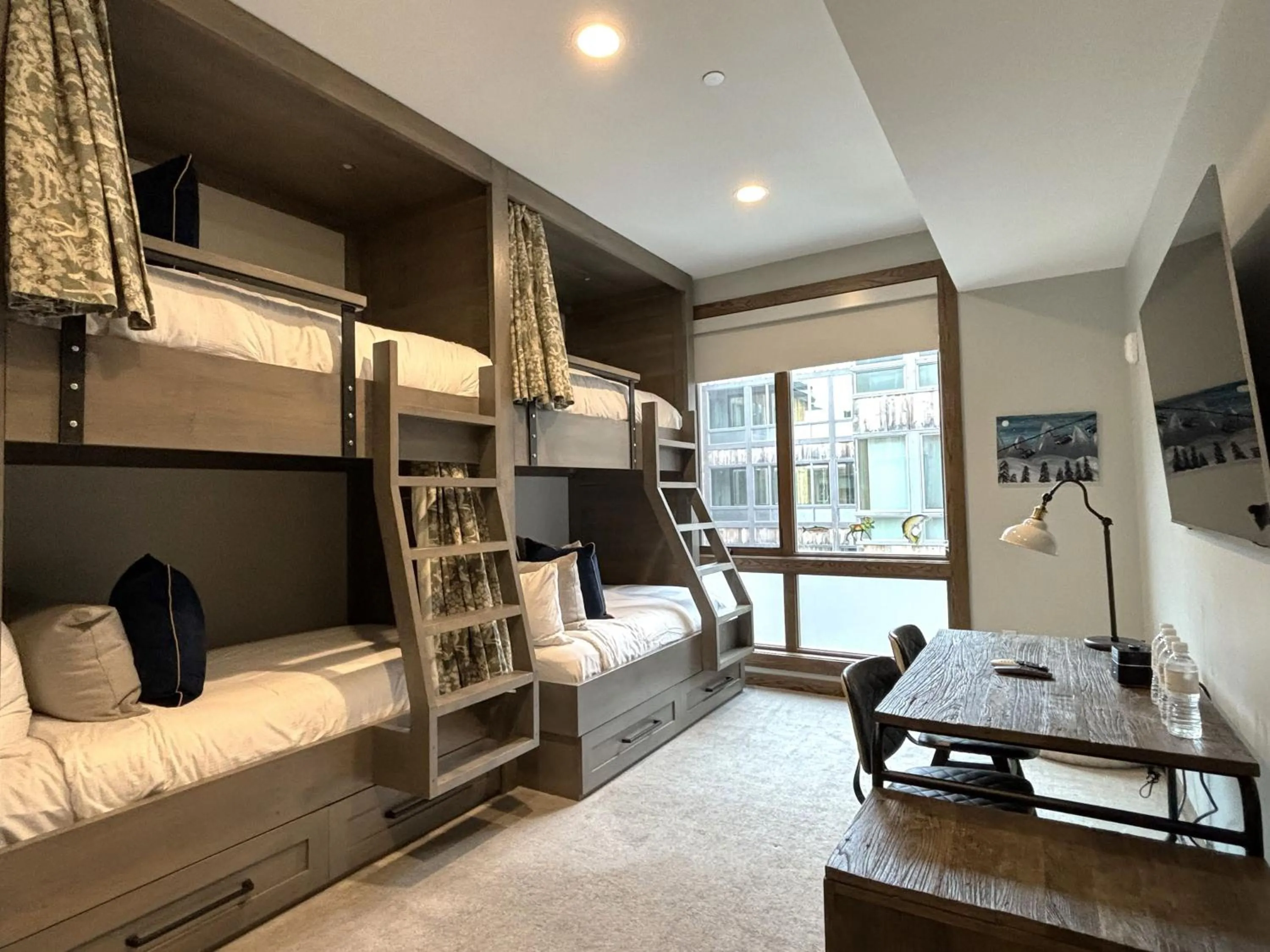 Bedroom, Bed in Stein Eriksen Residences