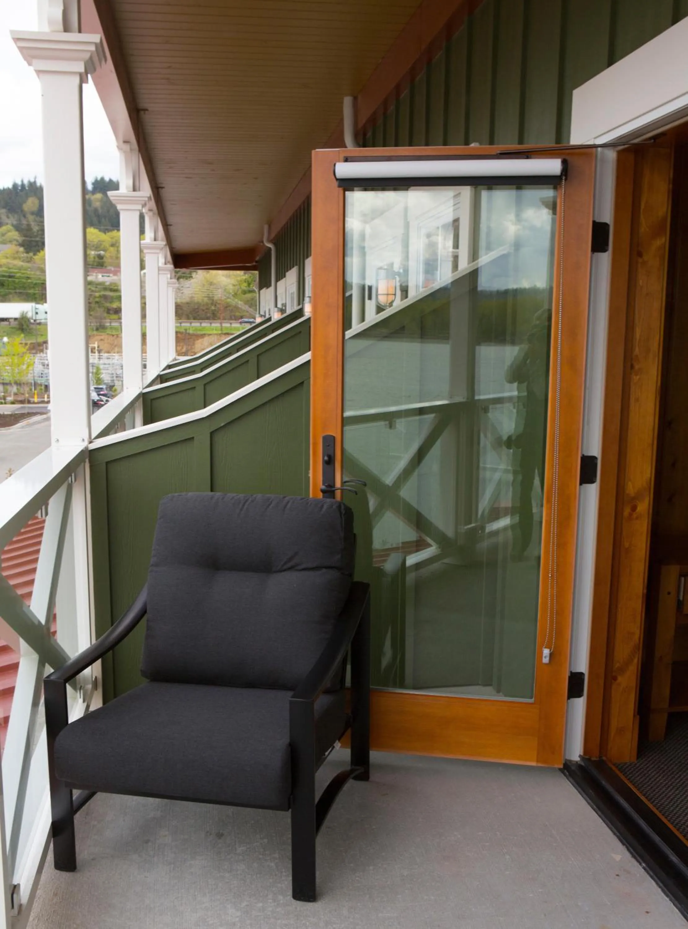 Balcony/Terrace in McMenamins Kalama Harbor Lodge