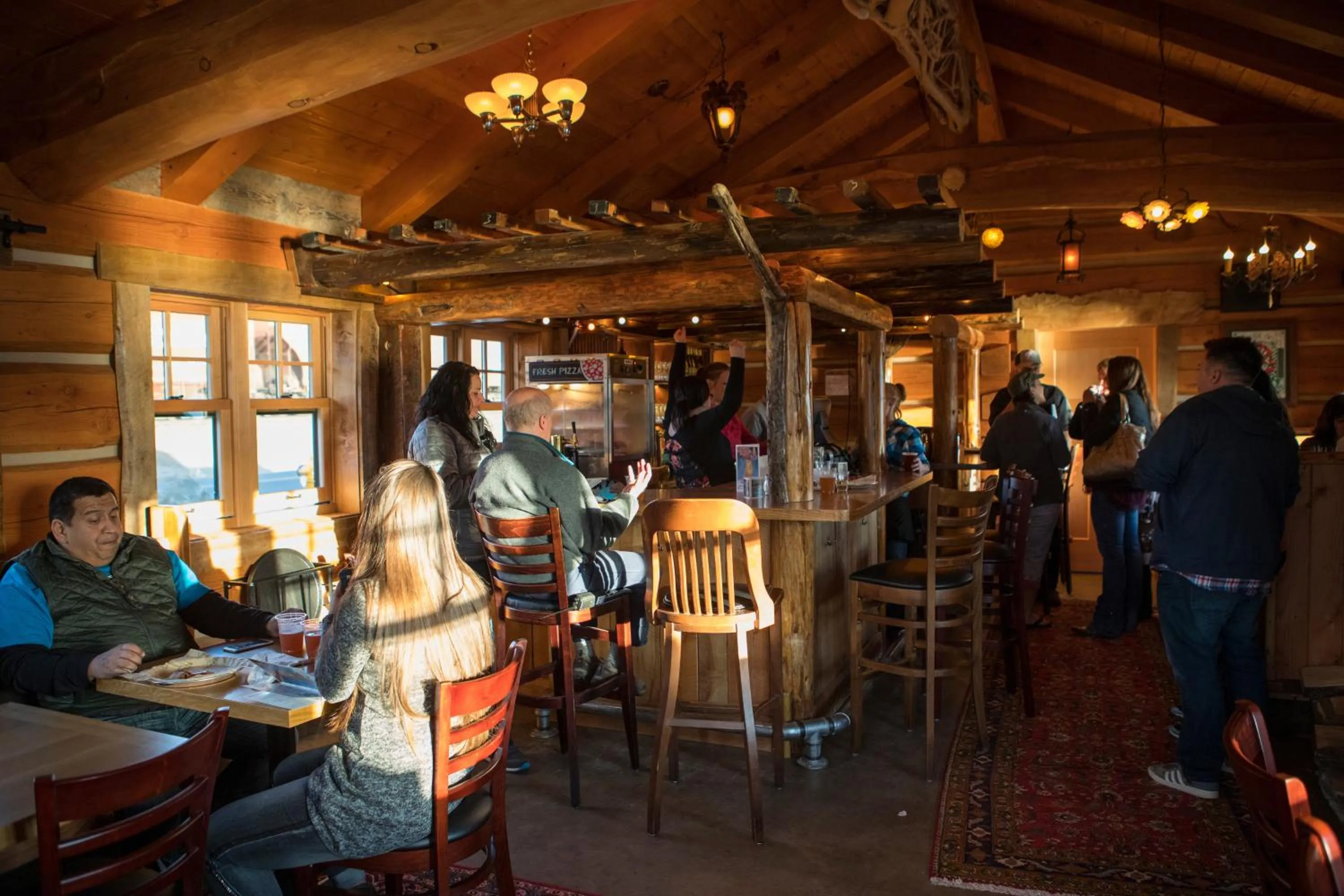 Lounge or bar in McMenamins Kalama Harbor Lodge