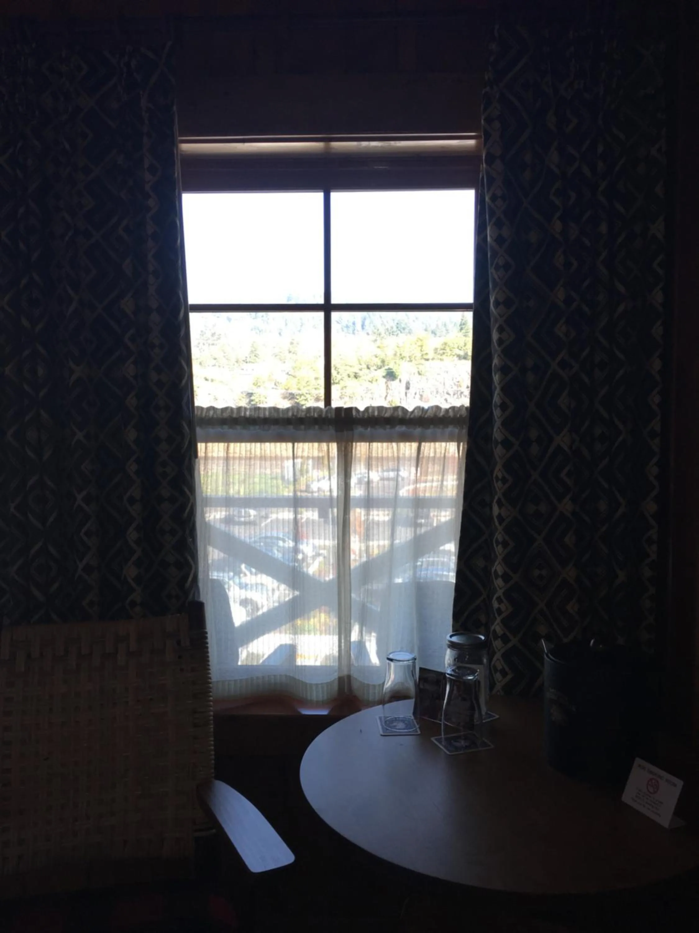 Seating area in McMenamins Kalama Harbor Lodge
