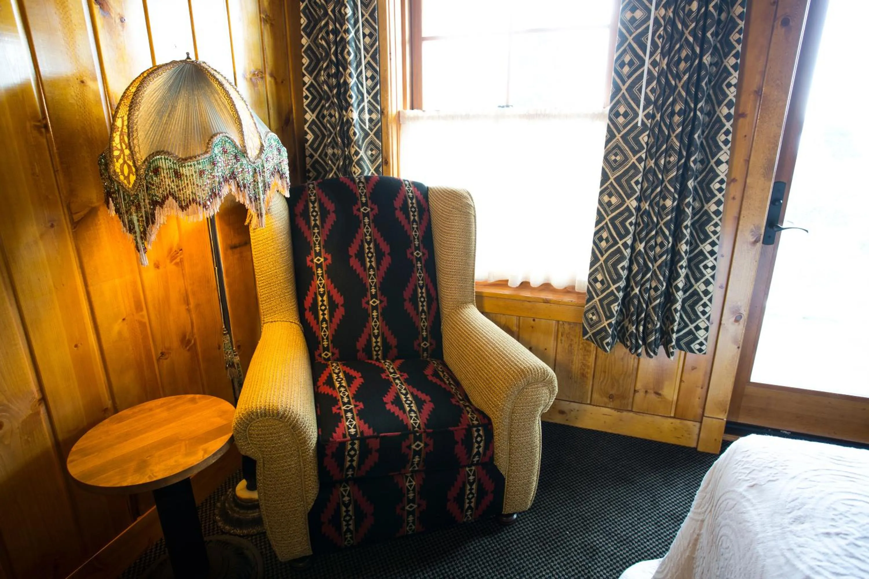 Seating area in McMenamins Kalama Harbor Lodge