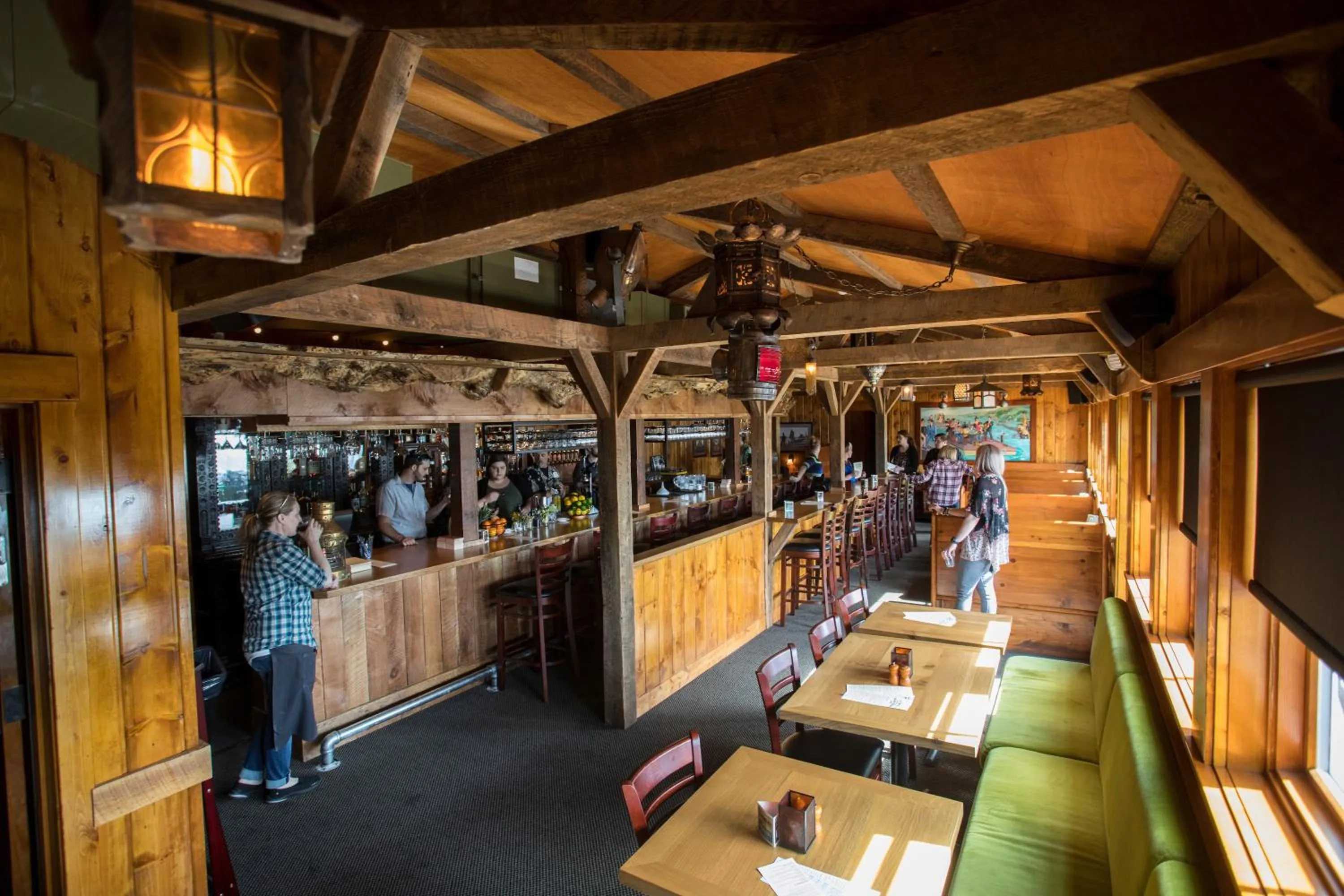 Restaurant/places to eat in McMenamins Kalama Harbor Lodge