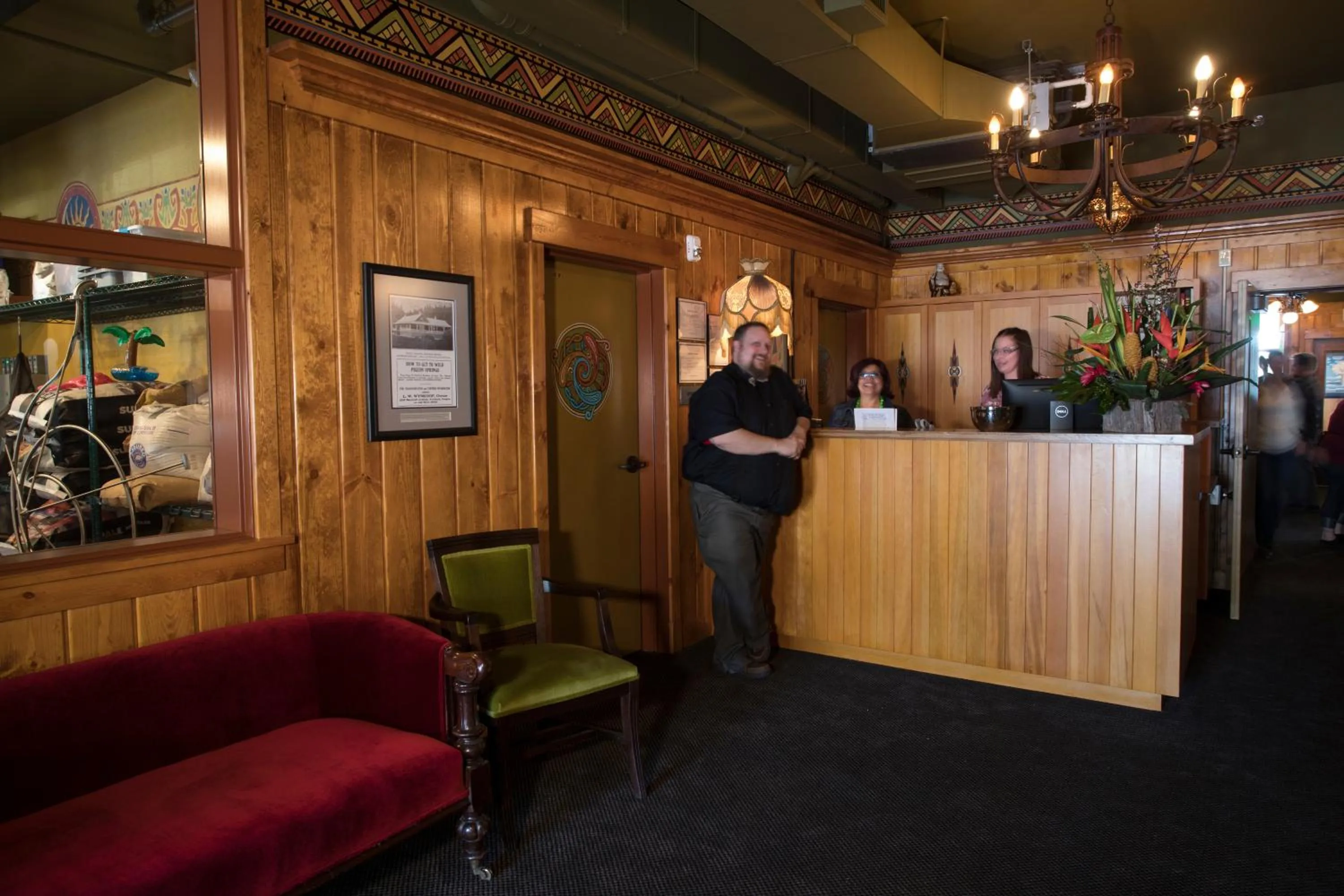 Lobby or reception in McMenamins Kalama Harbor Lodge
