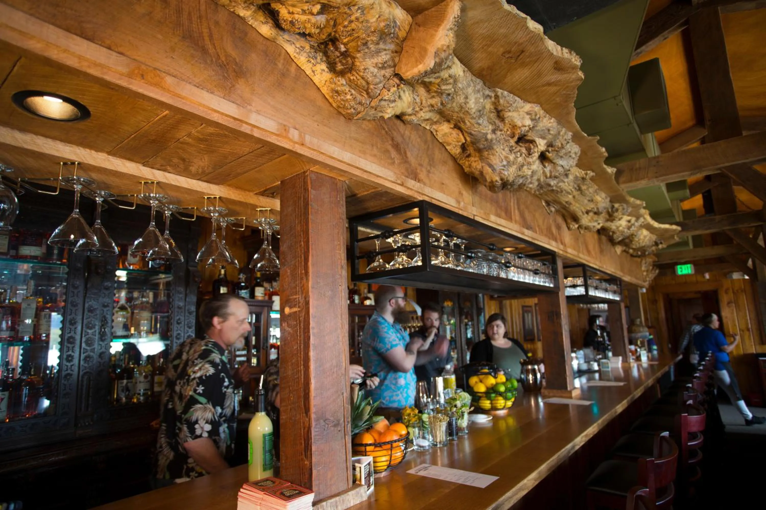 Restaurant/places to eat in McMenamins Kalama Harbor Lodge