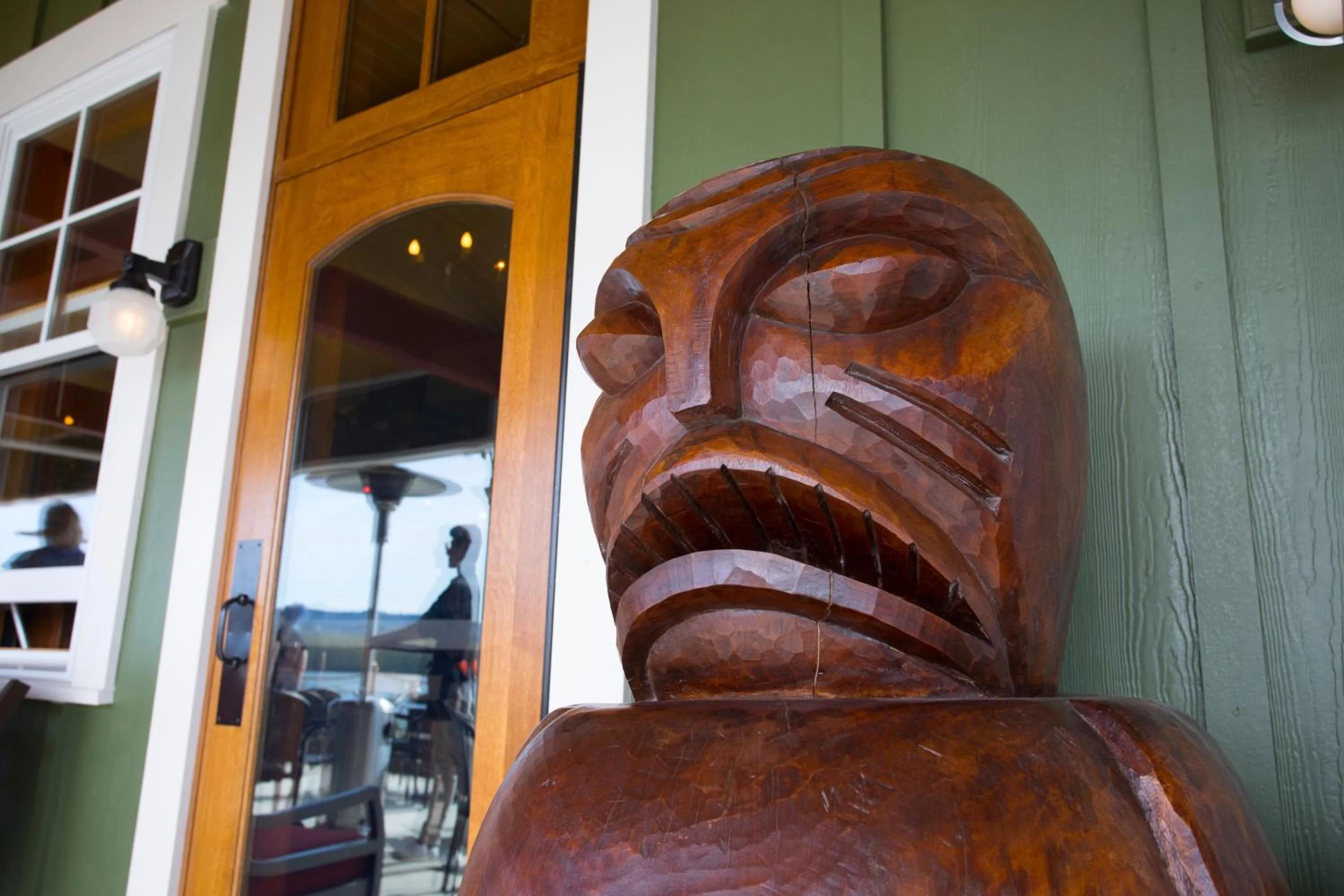 Restaurant/places to eat in McMenamins Kalama Harbor Lodge