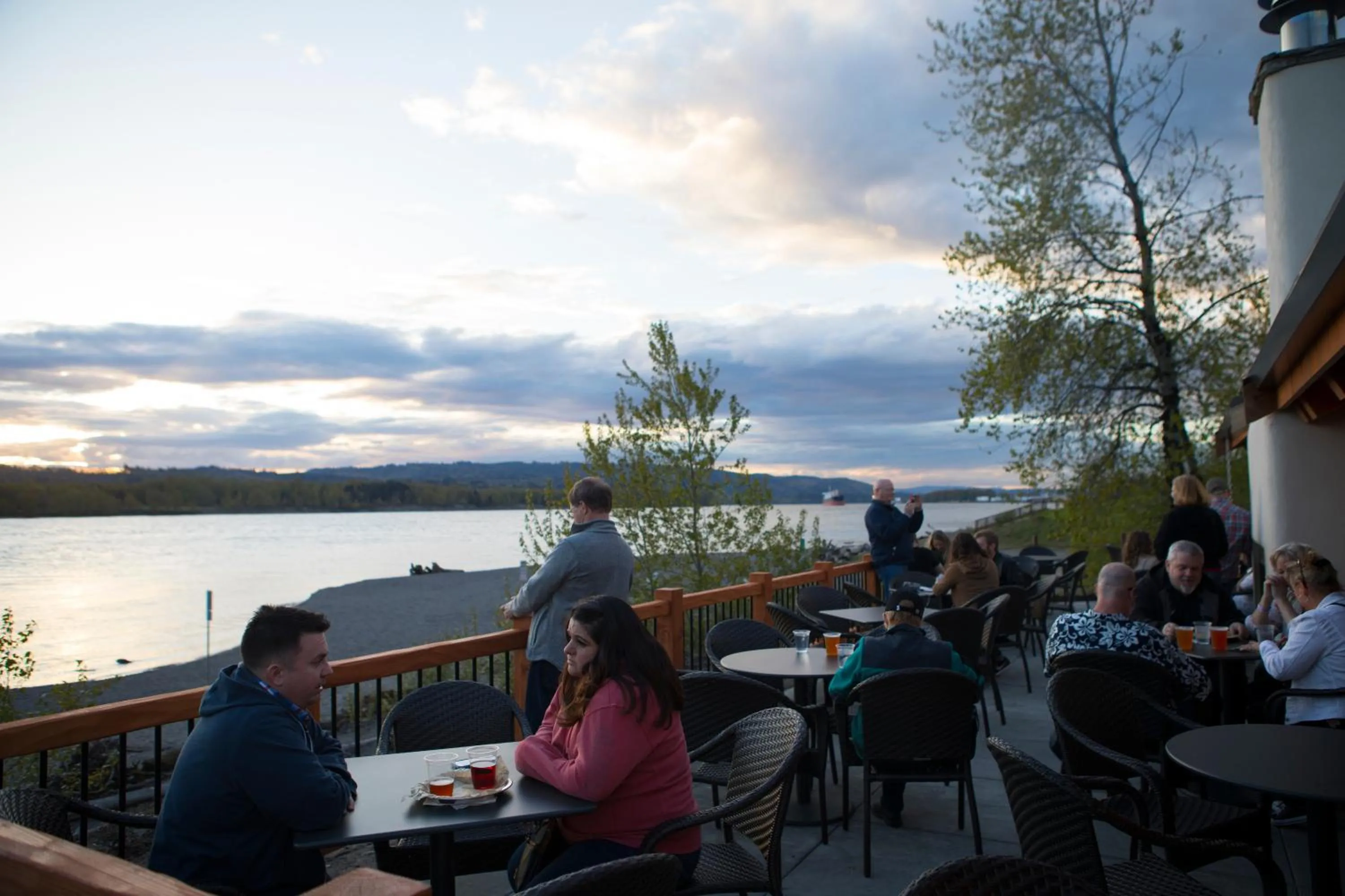 Sea view in McMenamins Kalama Harbor Lodge