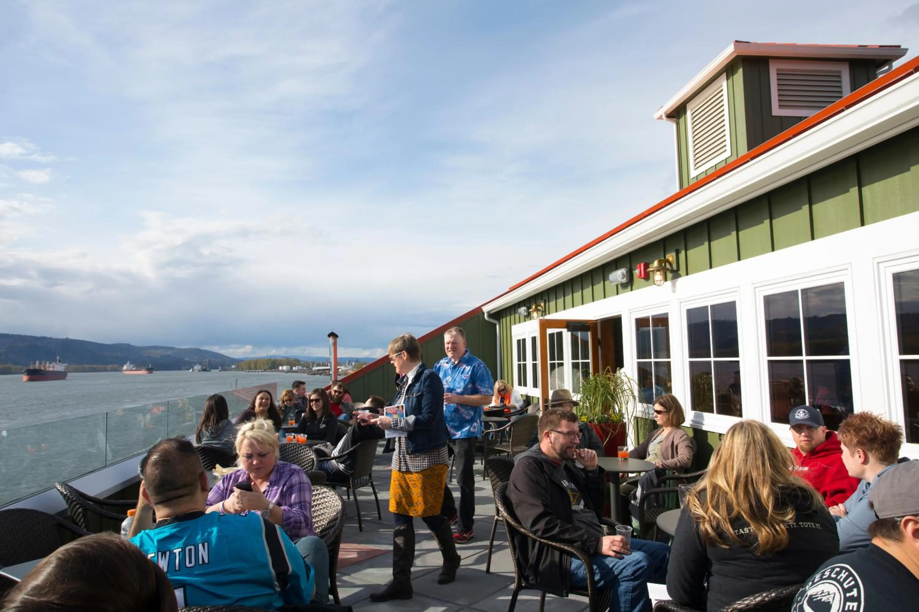 Restaurant/places to eat in McMenamins Kalama Harbor Lodge