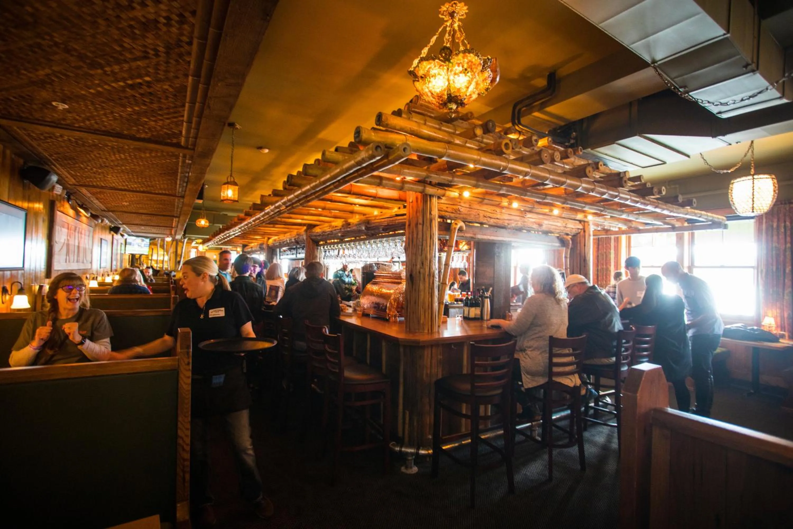 Restaurant/places to eat in McMenamins Kalama Harbor Lodge