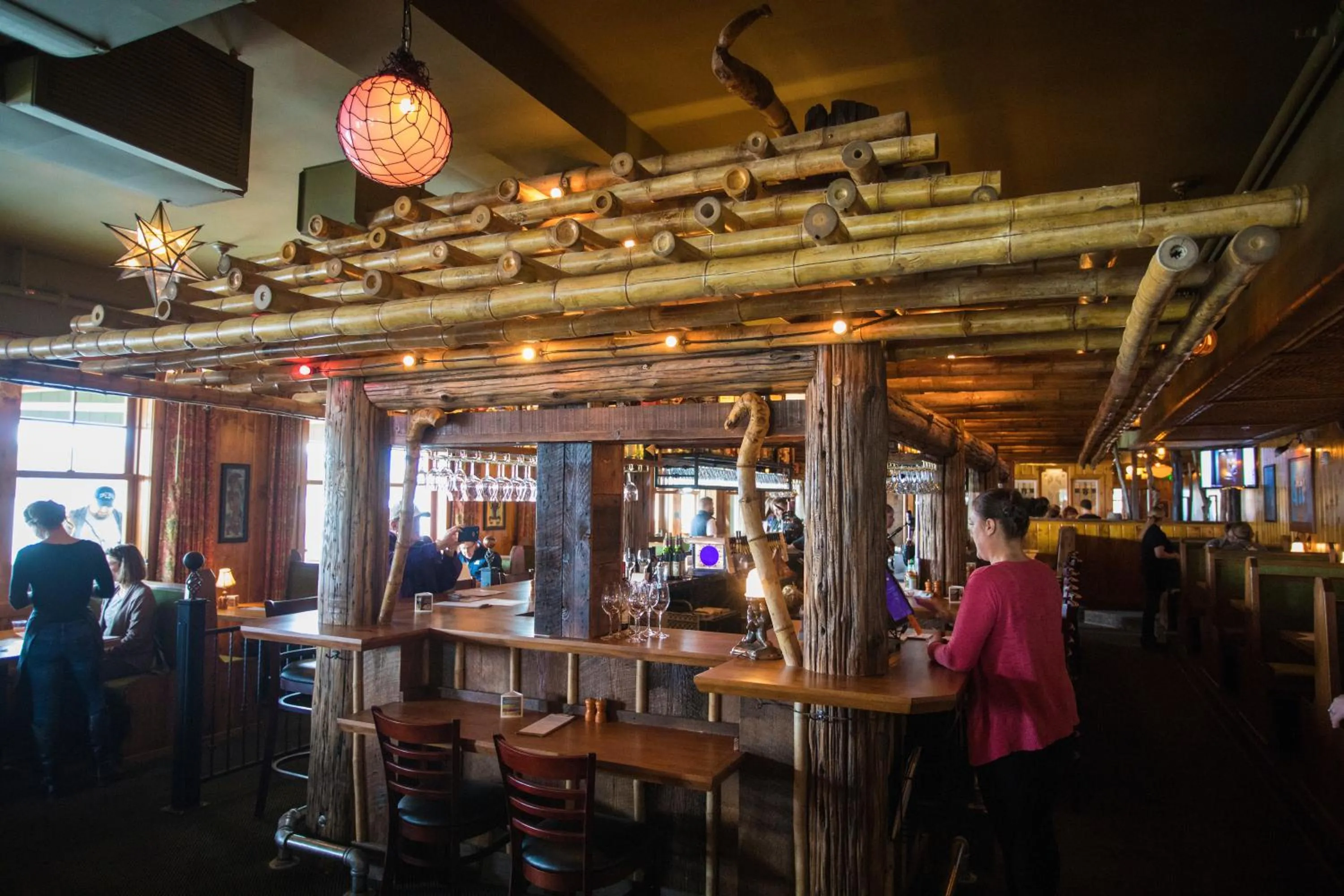 Restaurant/places to eat in McMenamins Kalama Harbor Lodge