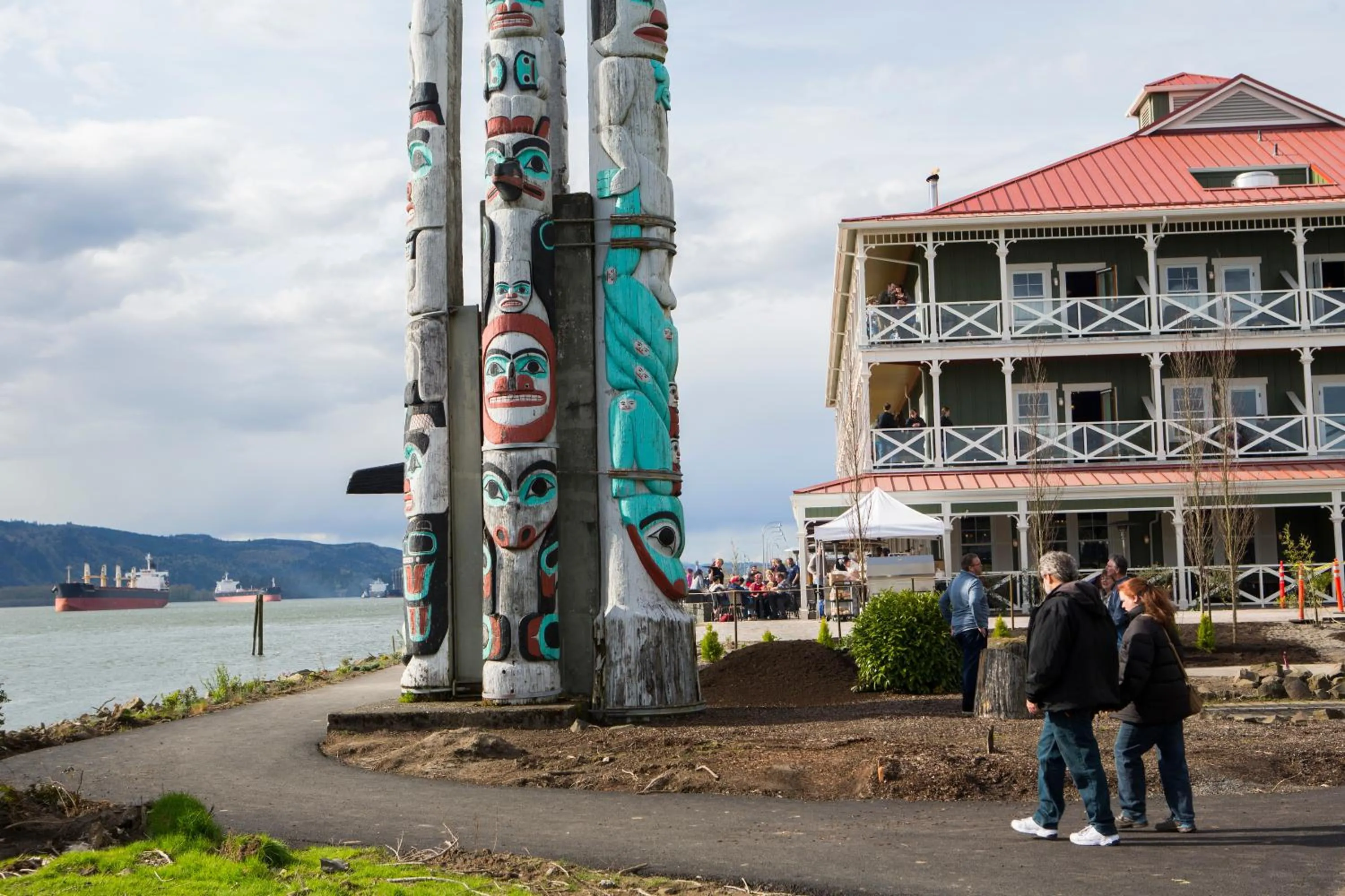 Property building in McMenamins Kalama Harbor Lodge