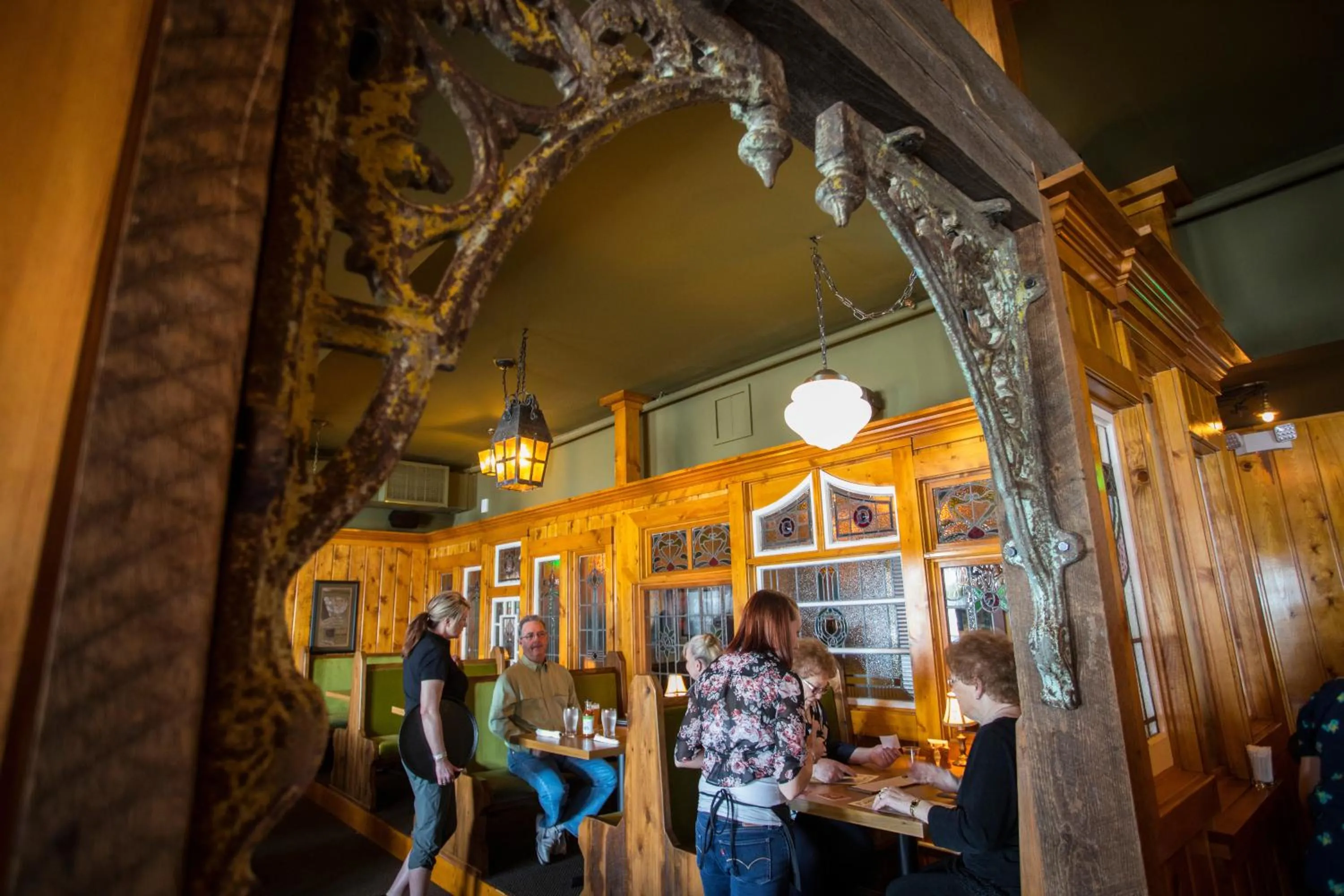 Restaurant/places to eat in McMenamins Kalama Harbor Lodge