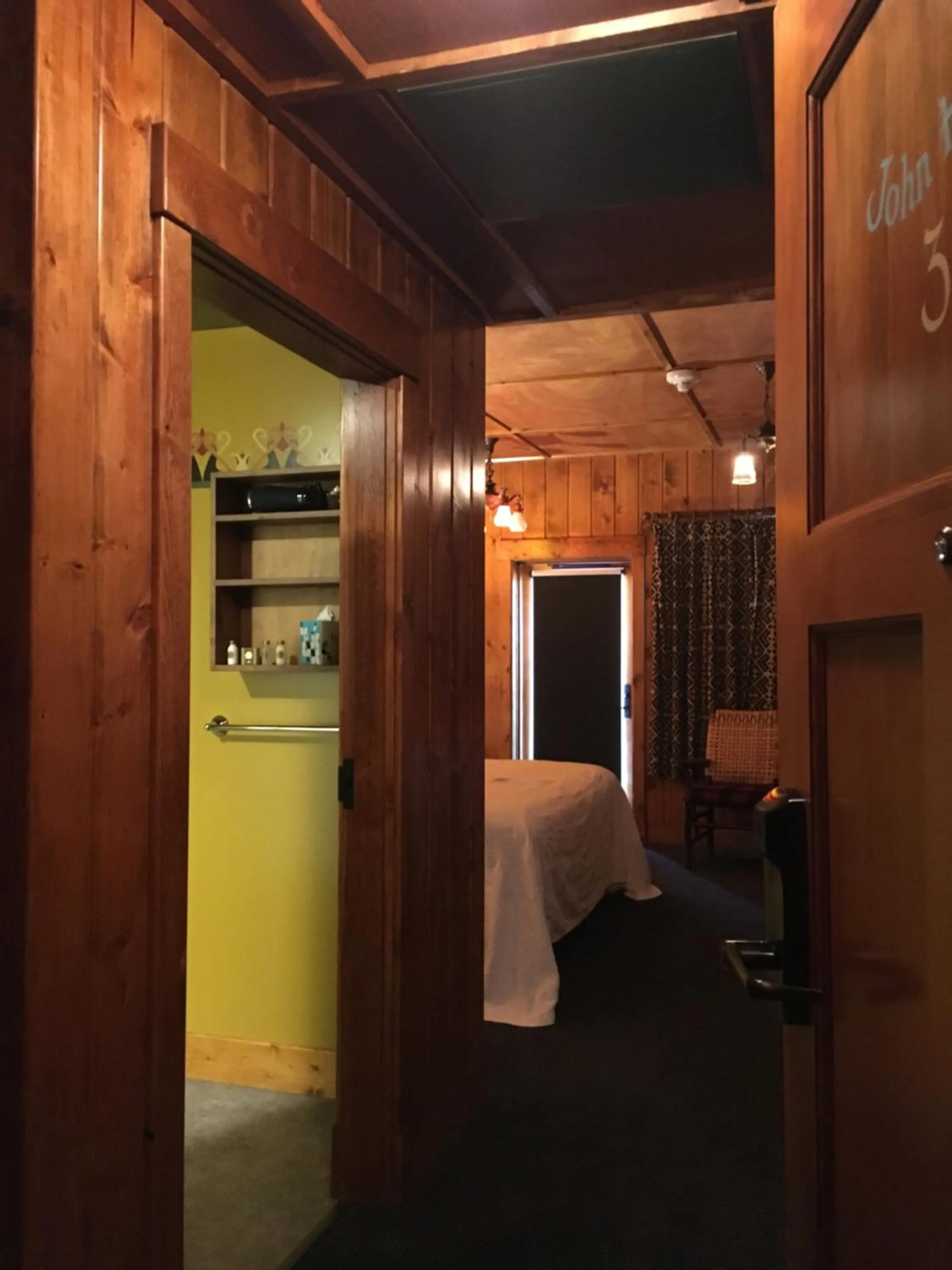 Bathroom in McMenamins Kalama Harbor Lodge