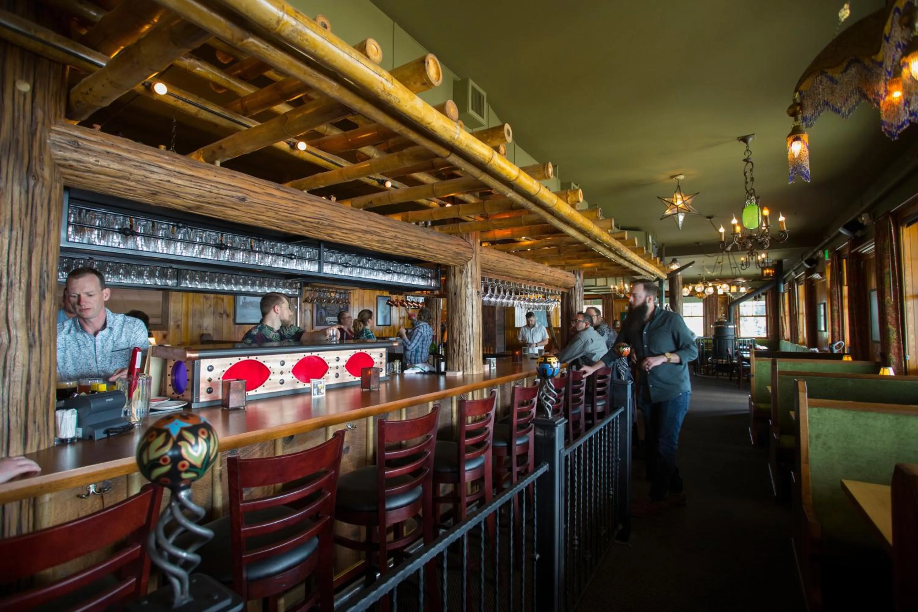 Restaurant/places to eat in McMenamins Kalama Harbor Lodge