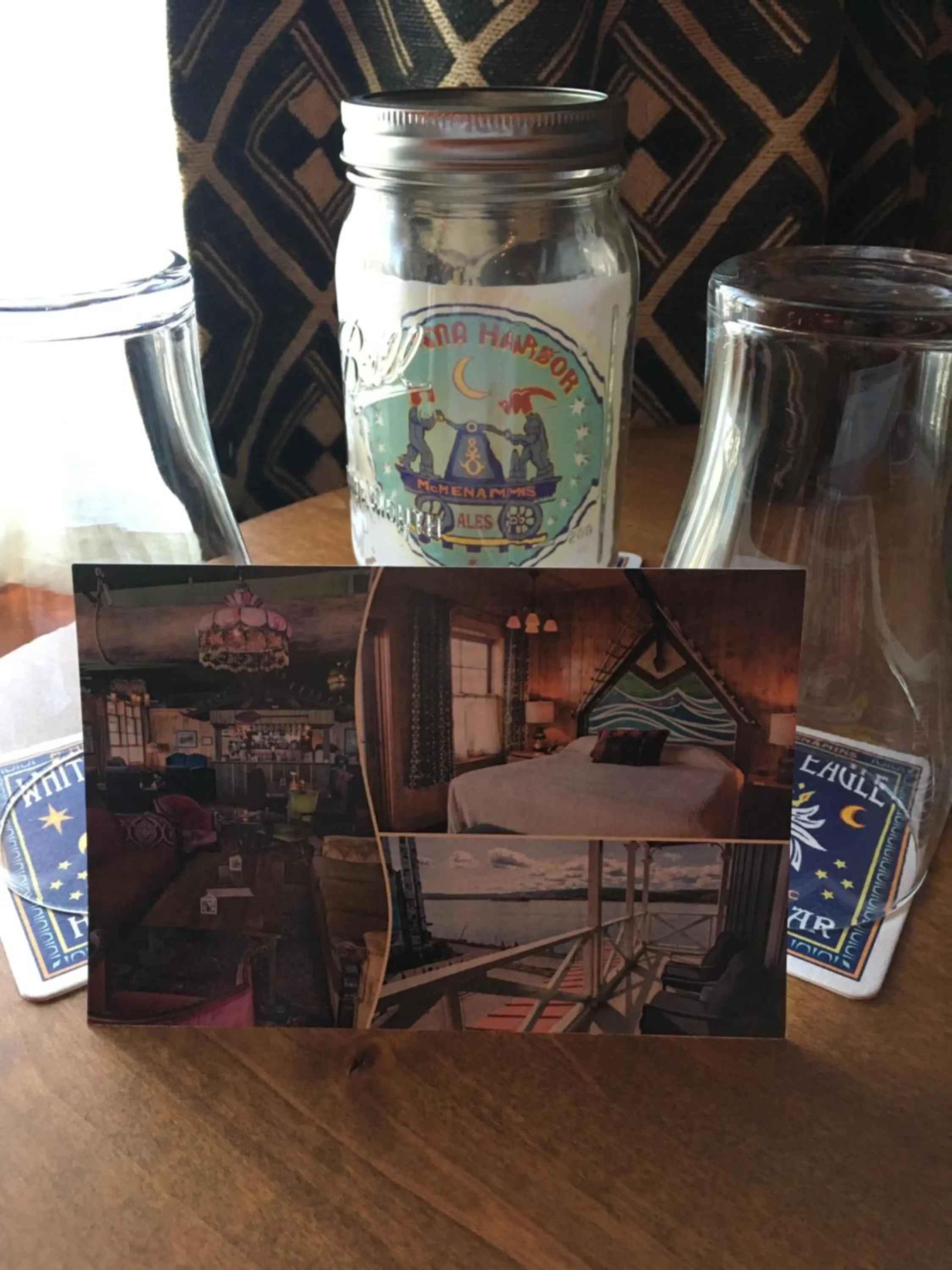 Seating area in McMenamins Kalama Harbor Lodge