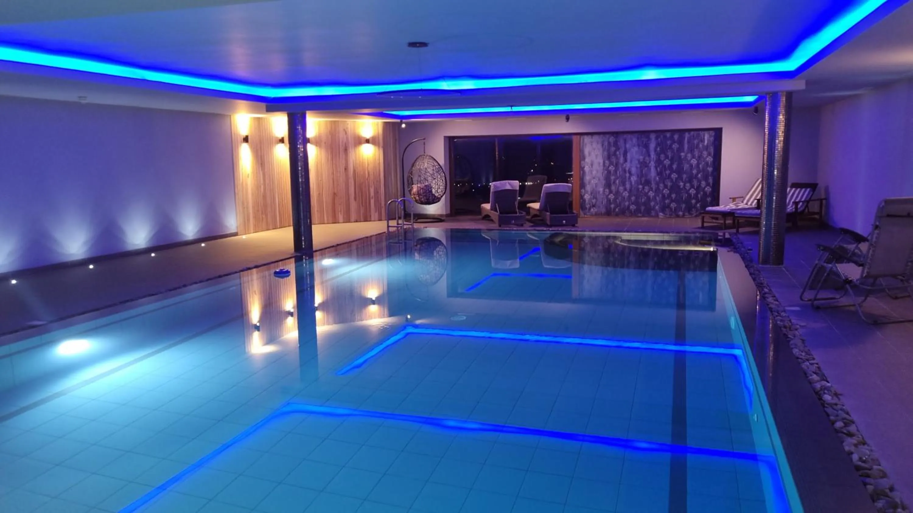 Pool view in Fab View