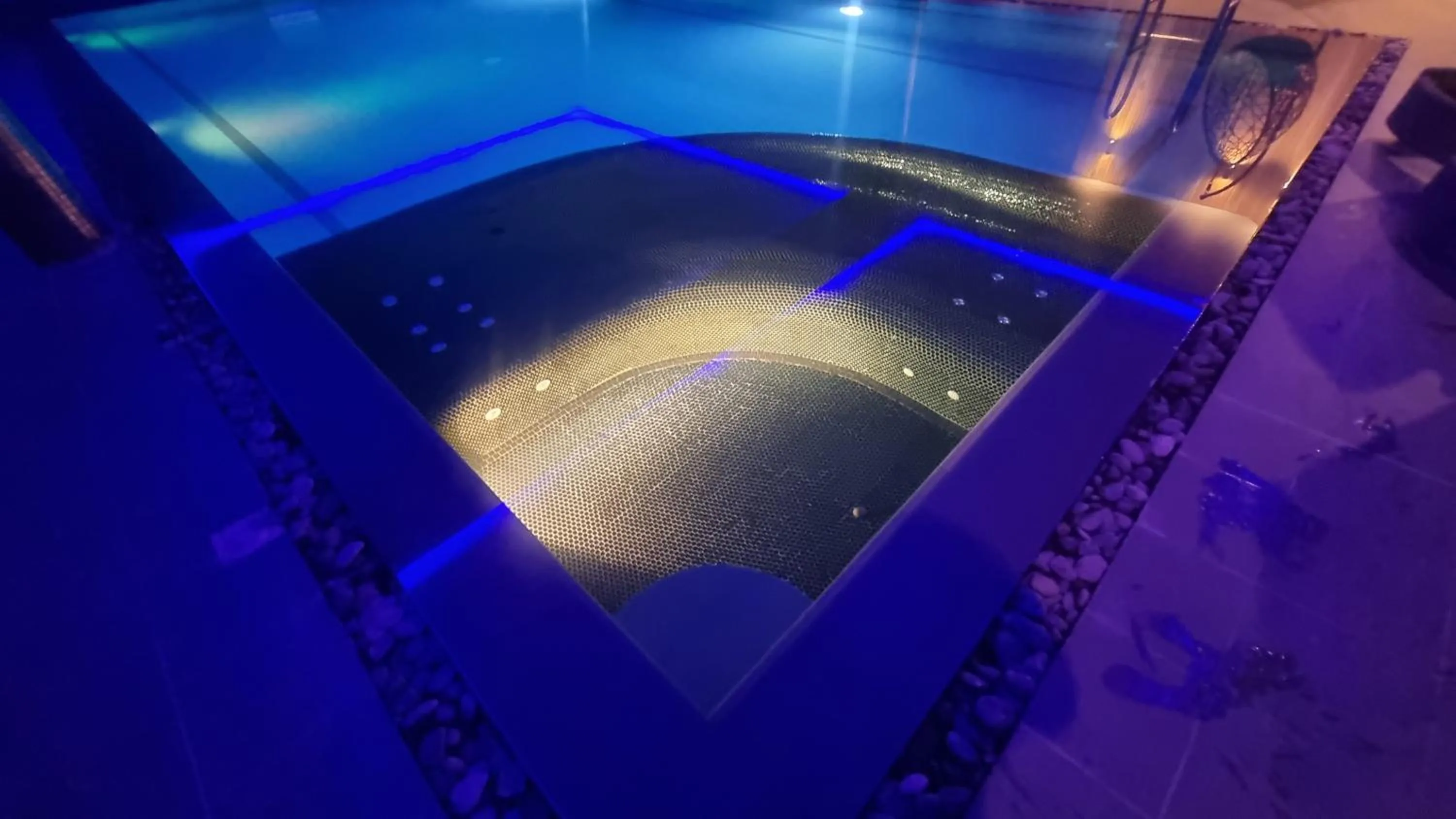 Pool view in Fab View