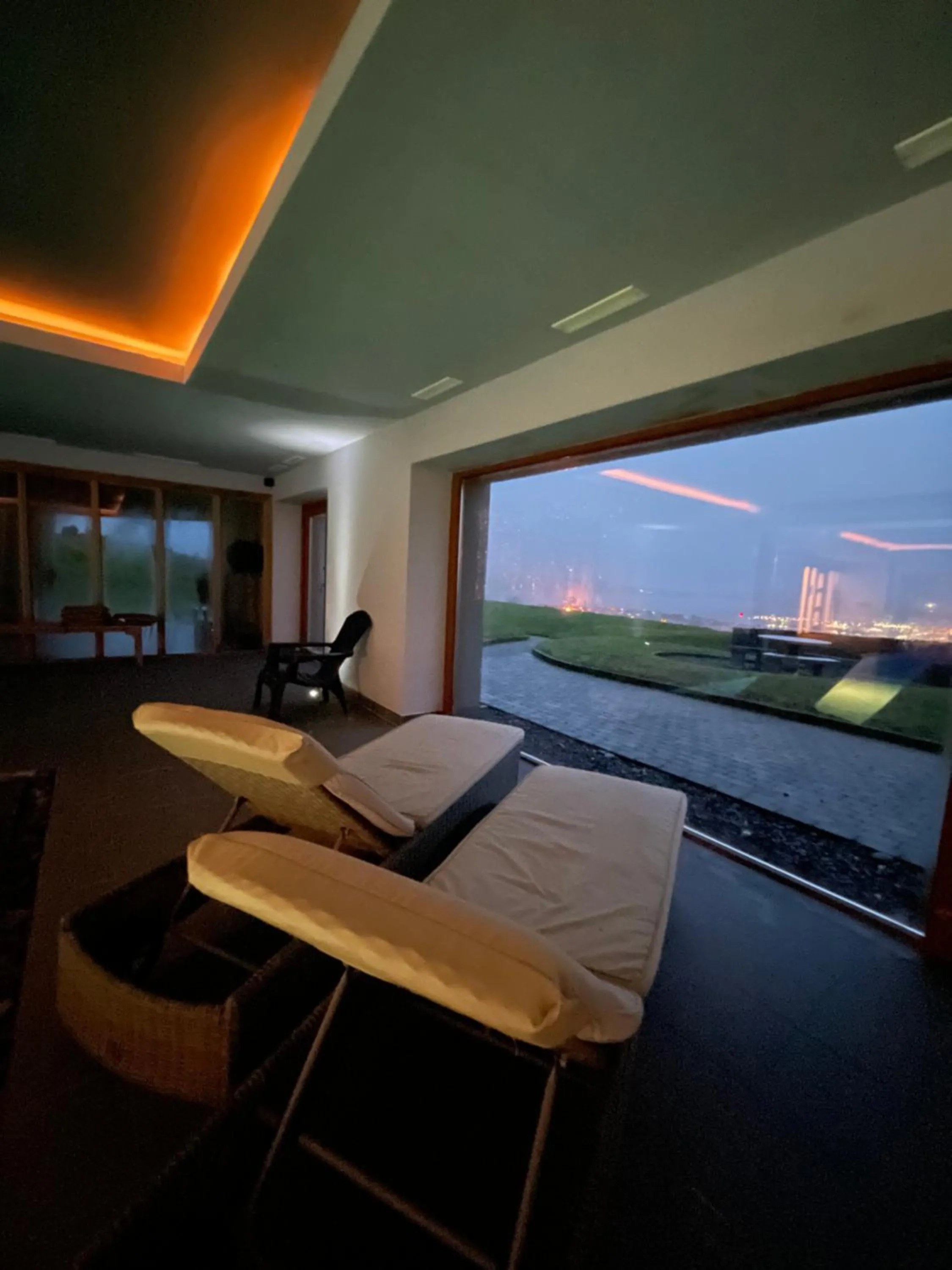 Pool view in Fab View
